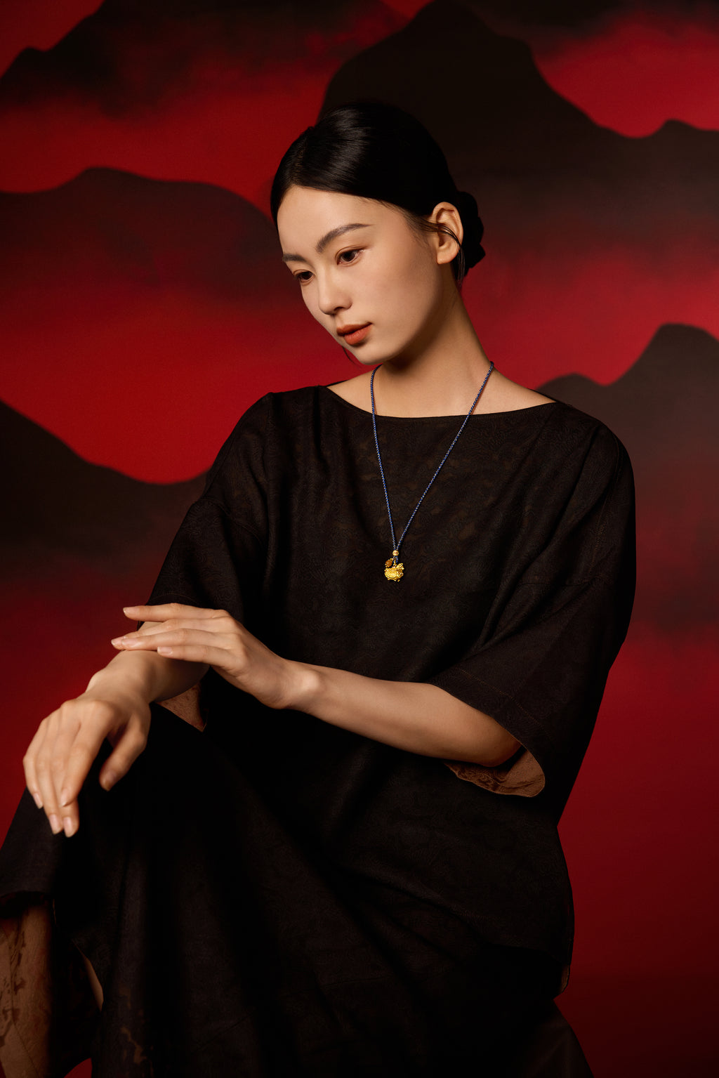 "Chinese Culture Collection - Dan Qing" 24K Gold Pendant Braided Rope Diamond 0.0026ct Amber 6-6.5mm Horse 16-18.55g W0436254