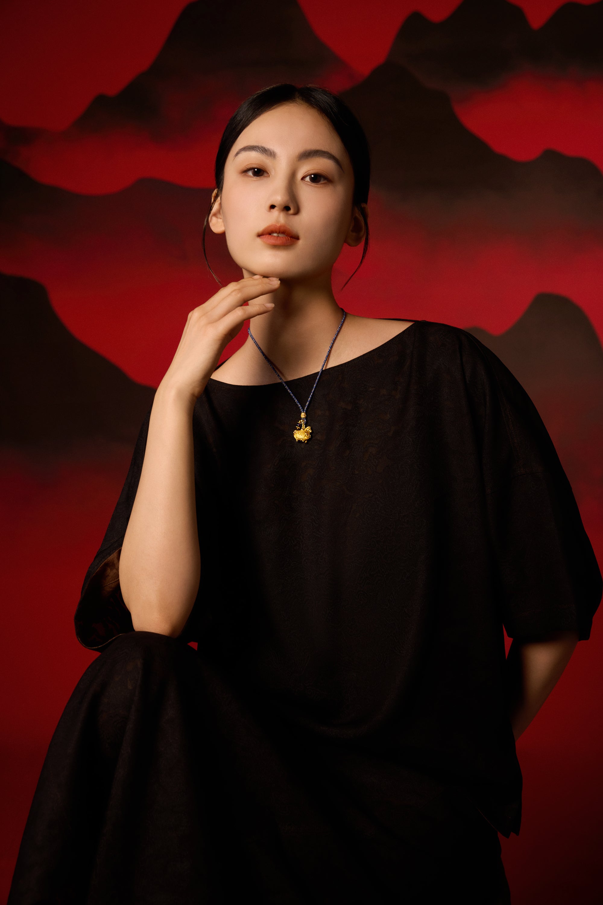 "Chinese Culture Collection - Dan Qing" 24K Gold Pendant Braided Rope Diamond 0.0024ct Agate 6-6.5mm Horse 15-17.5g W0436268