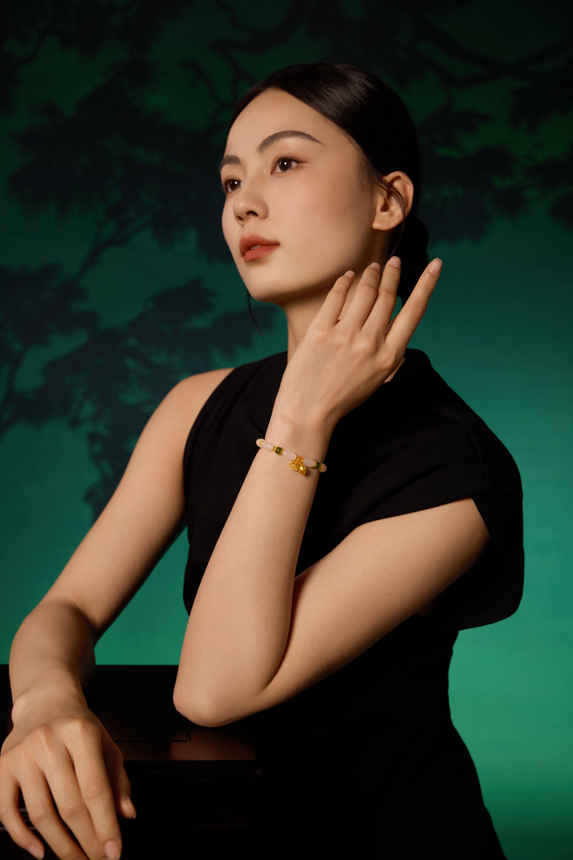 "Chinese Culture Collection - Dan Qing" 24K Gold Beaded Bracelet Hetian Jade 6.8-7.3*10.5-11mm Diamond 0.009ct 5.8-6.3mm Lotus 2.9-4.5g Y1940427