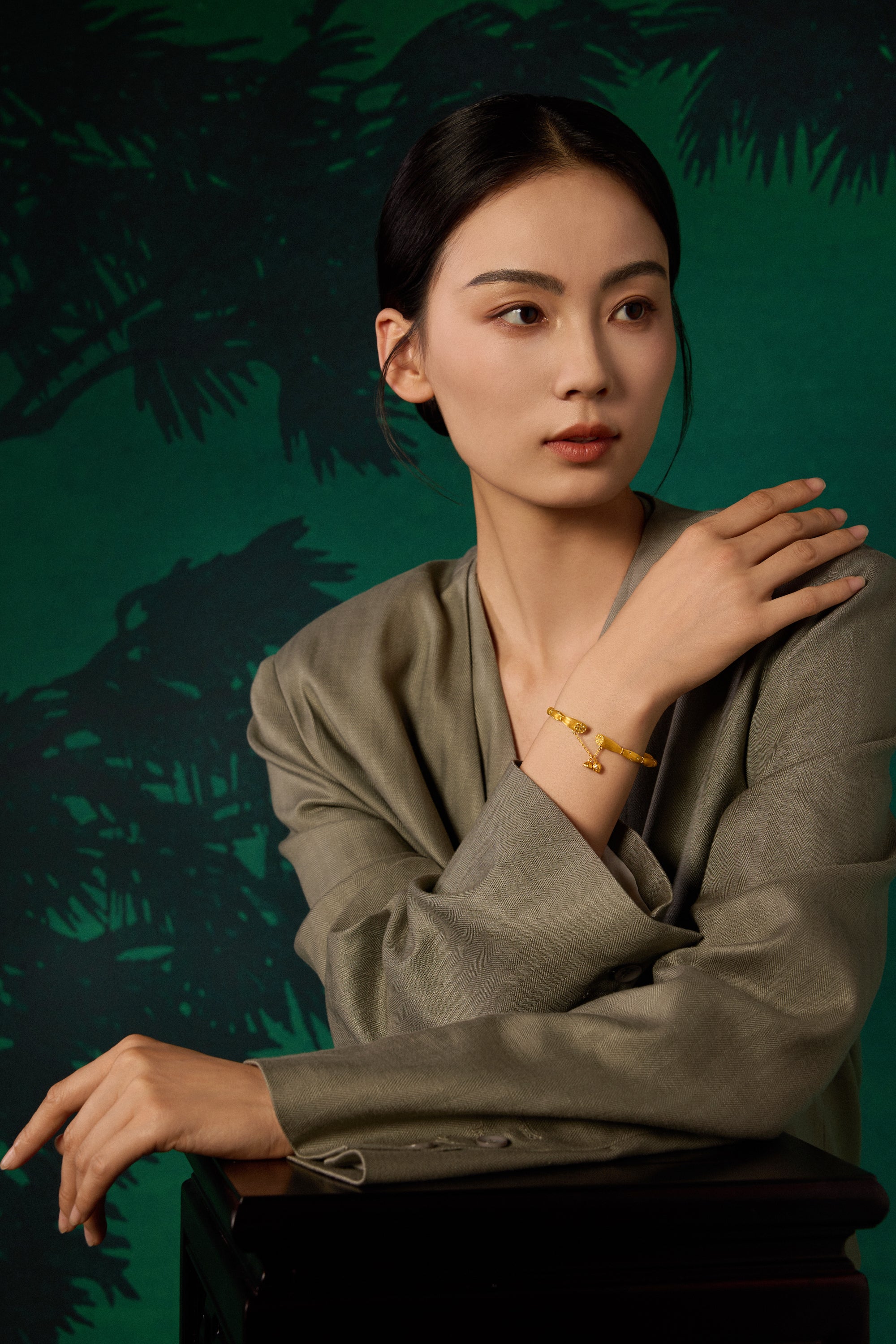 "Chinese Culture Collection - Dan Qing" 24K Gold Bangle Bracelet Diamond 0.0043ct Lotus Seedpod 24.5-29.5g W1036333