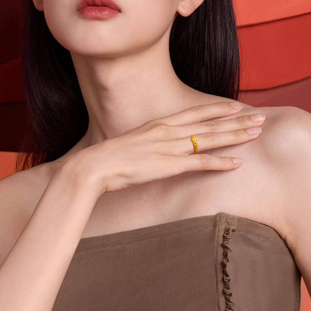 'Year of the Horse' 999.9 24K Gold Ring Horse Horsehead 3.65-3.95g A0120945