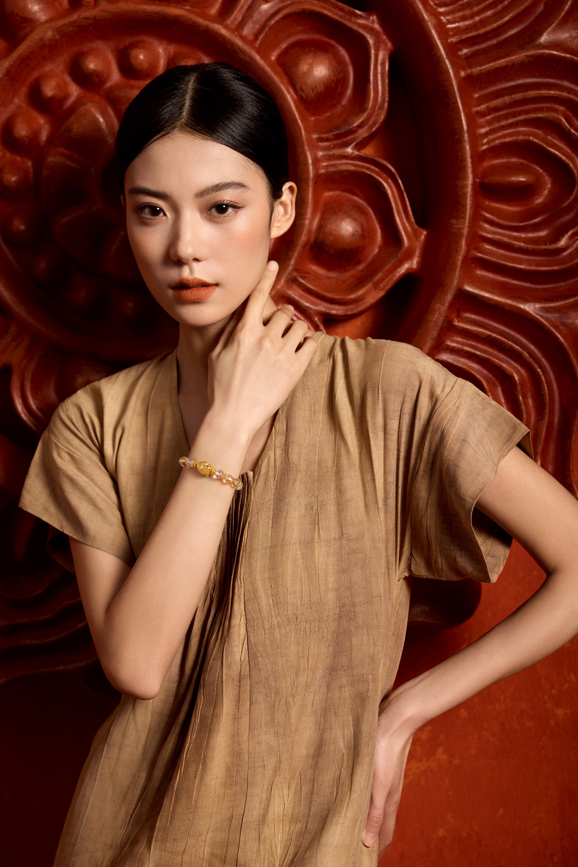 "Jiuhua Mountain" 24K Gold Crystal Bead Bracelet Buddha Sculpture 8-8.5mm 18cm J1935451