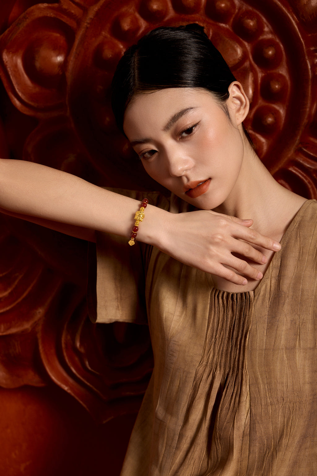 "Jiuhua Mountain" 24K Gold Beaded Bracelet Agate Buddha Sculpture 8-8.5mm 18cm J1935477