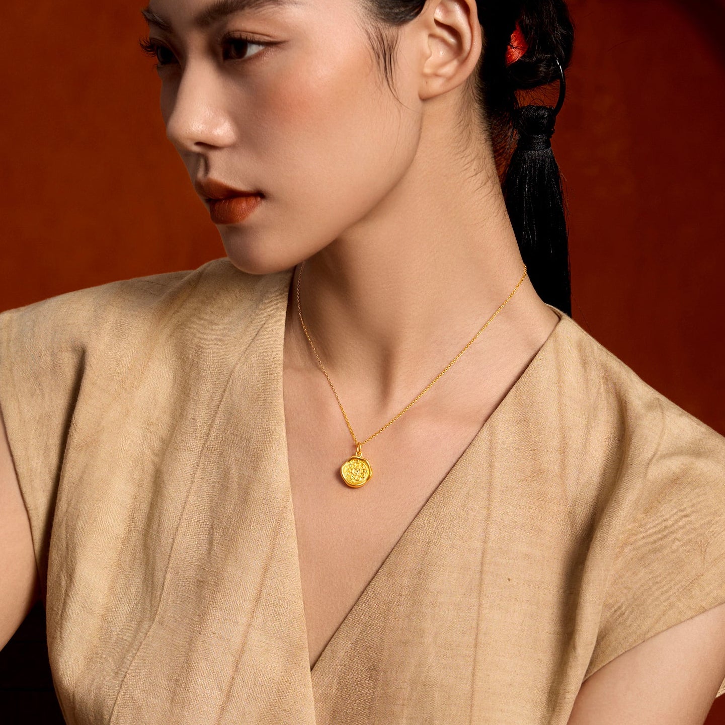 'Jiuhua Mountain' 24K Gold Pendant Buddhist Scripture A0415253