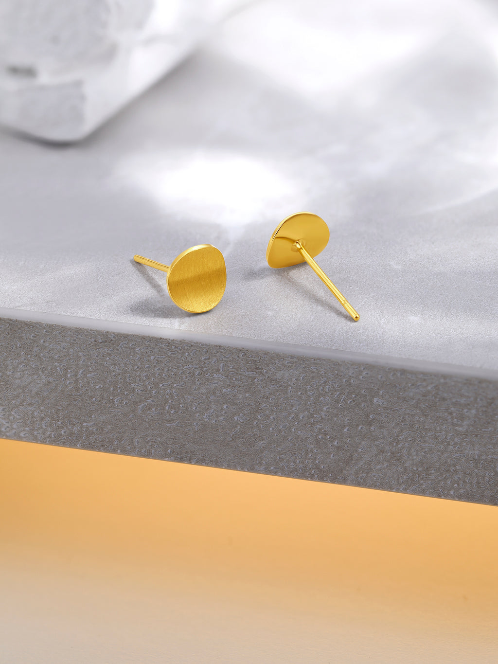 "Infinite" 24K Gold Earrings 1.32-1.62g A0910826