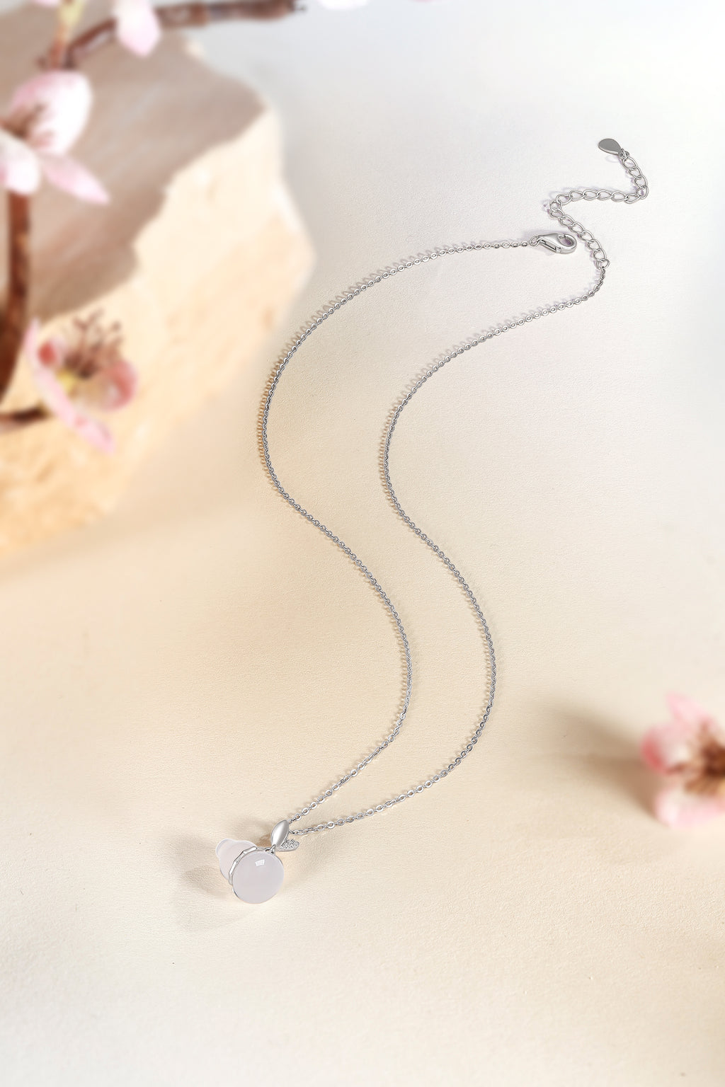 ZHOU LIU FU S925 Sterling Silver Chalcedony Pendant Necklaces with Cubic Zirconia Gourd Fengshui Charm Jewelry Gift for Women J0612306