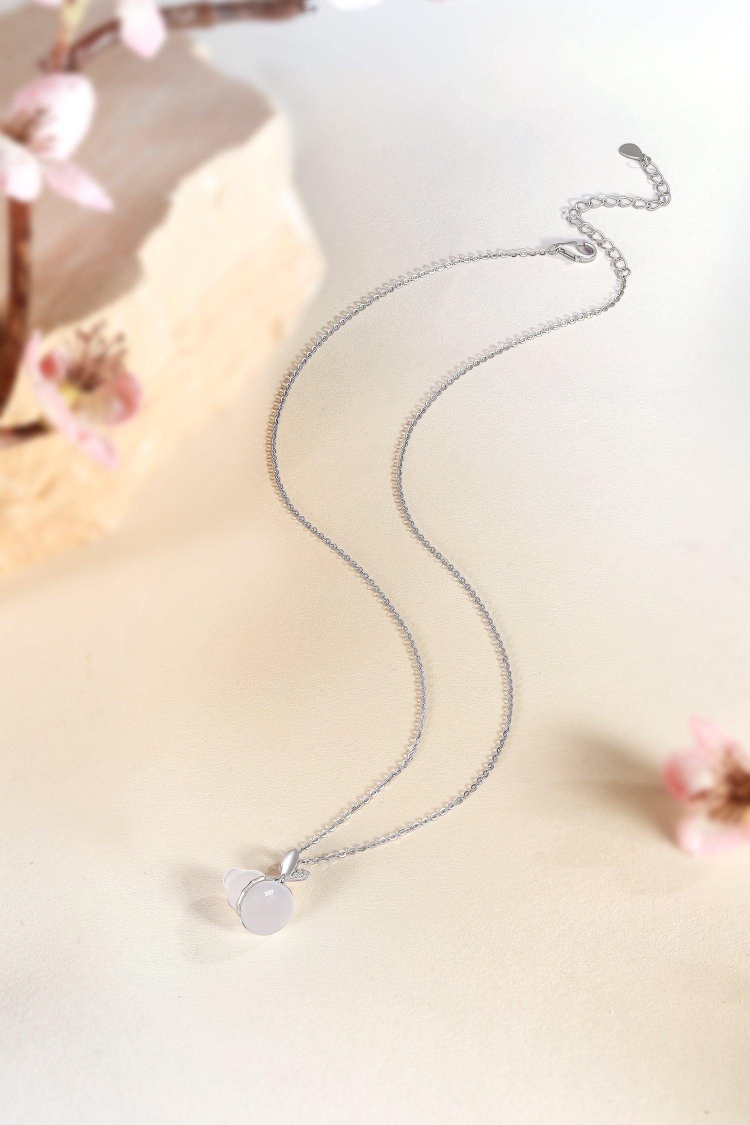 ZHOU LIU FU S925 Sterling Silver Chalcedony Pendant Necklaces with Cubic Zirconia Gourd Fengshui Charm Jewelry Gift for Women J0612306