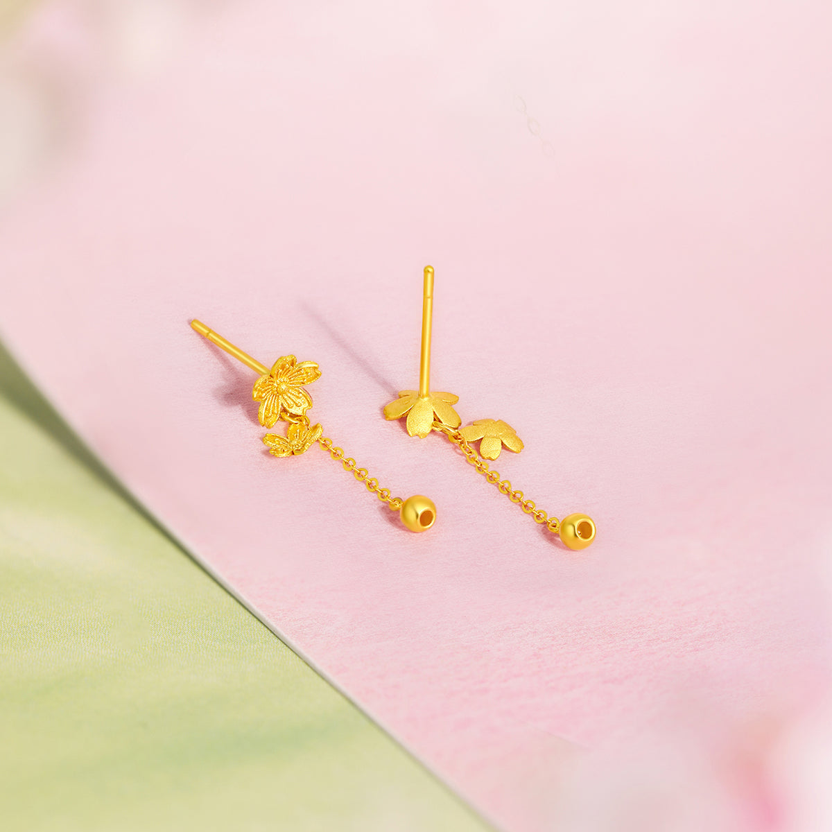 “Dream in the Garden” 24K Gold Earrings Flower 1.2-1.5g A0914959