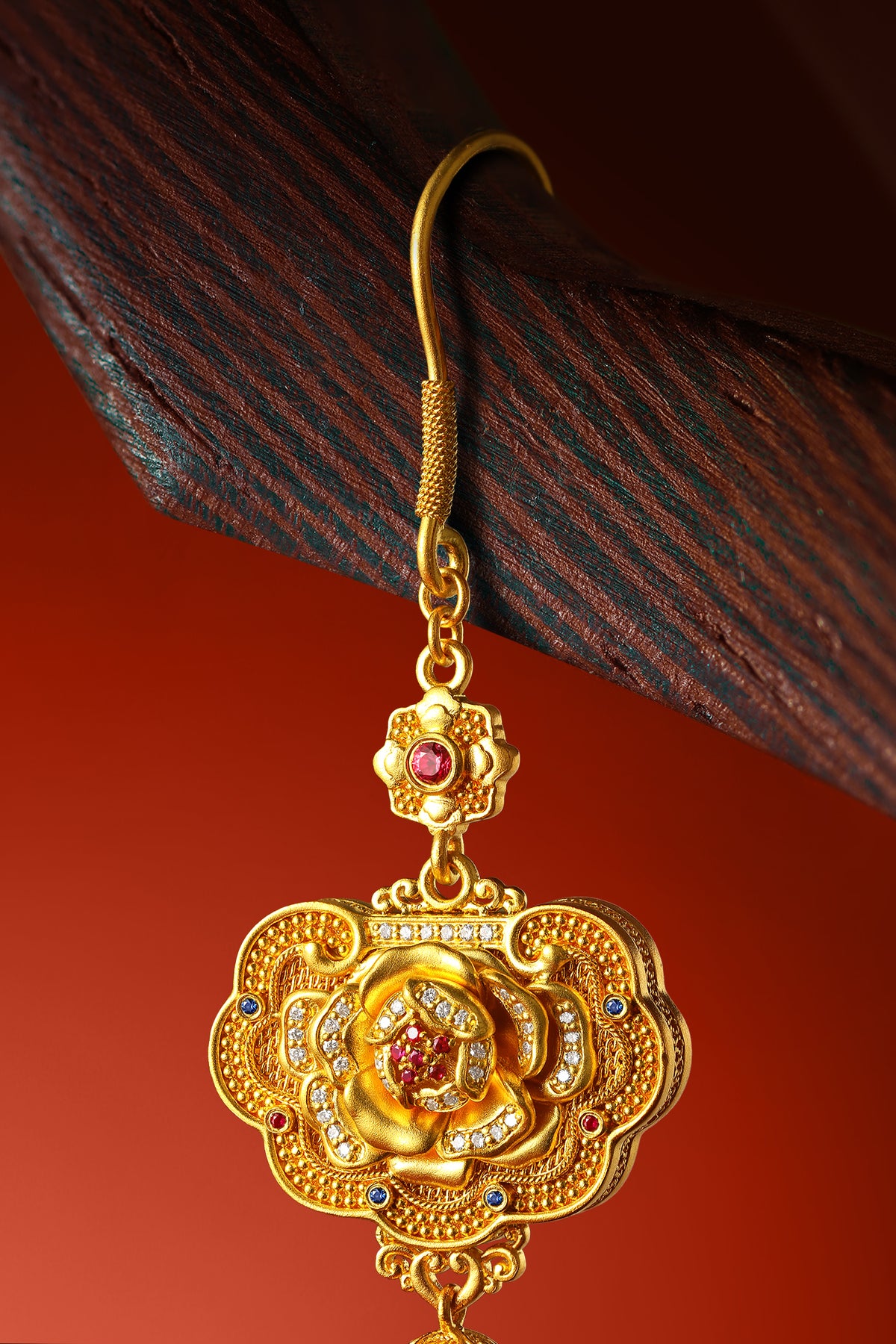 "Chinese Culture Collection - Dan Qing" 999 24K Gold Earrings Diamond 0.0024ct Ruby 0.0089ct Aquamarine 3.8-4.3mm Ruyi 25-31g W0950046