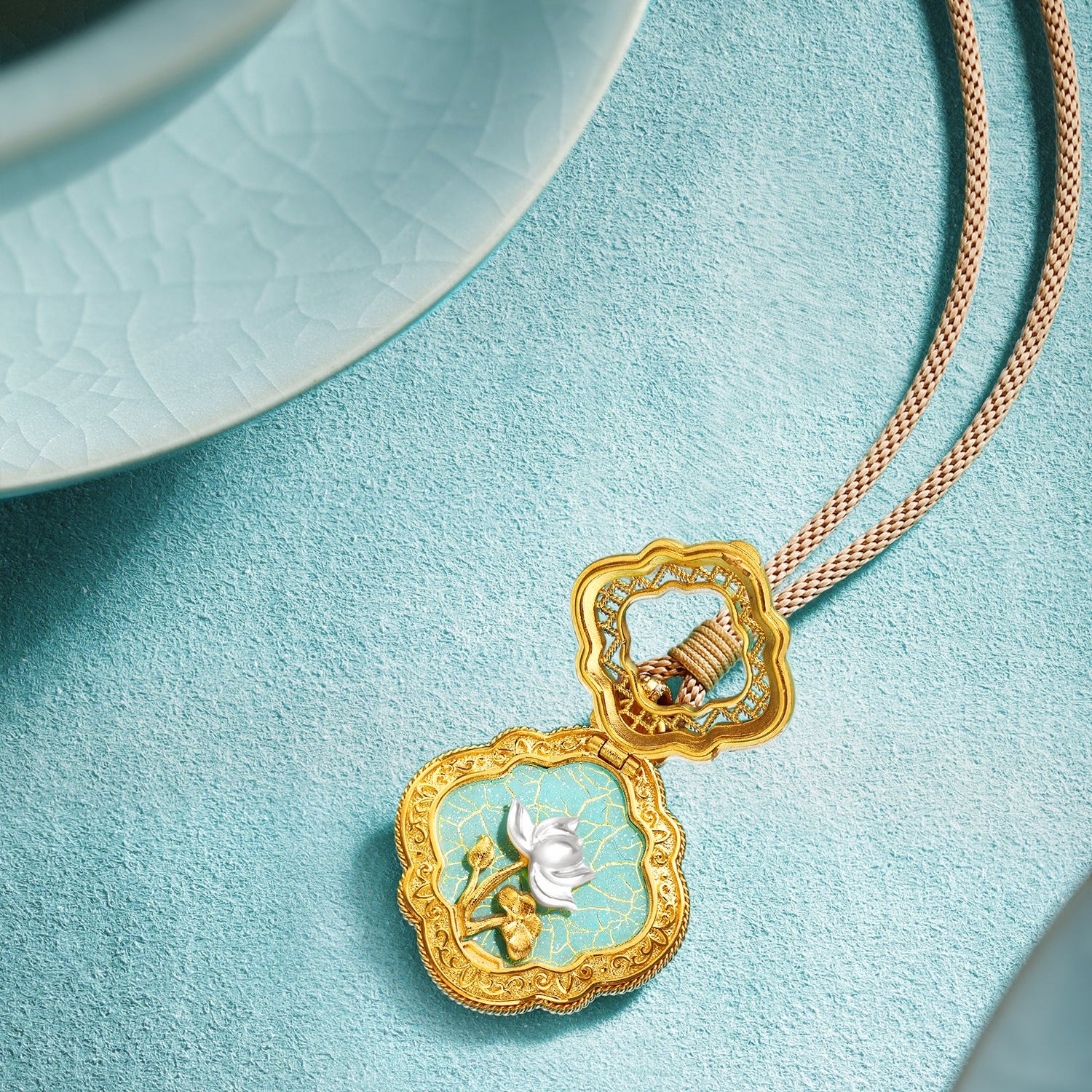 "Chinese Culture Collection - Ru Ware" 24K Gold Pendant Diamond 0.0045ct Shell Lotus 10-12g W0448093