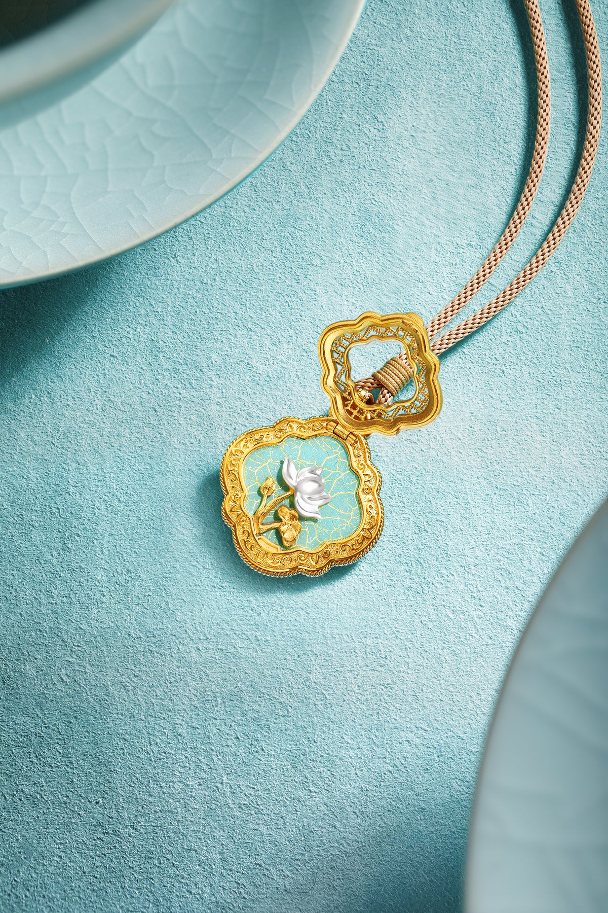 "Chinese Culture Collection - Ru Ware" 999 24K Gold Pendant0.0045ct Lotus 10-12g W0448093