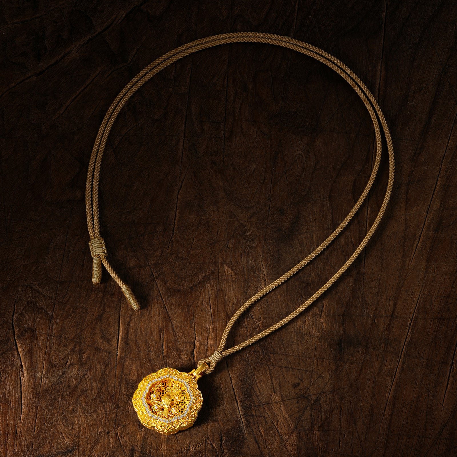 "Chinese Culture Collection - Wood Carving"  24K Gold Pendant  Diamond 0.006ct  0.005ct Flower 12-14g W0448115