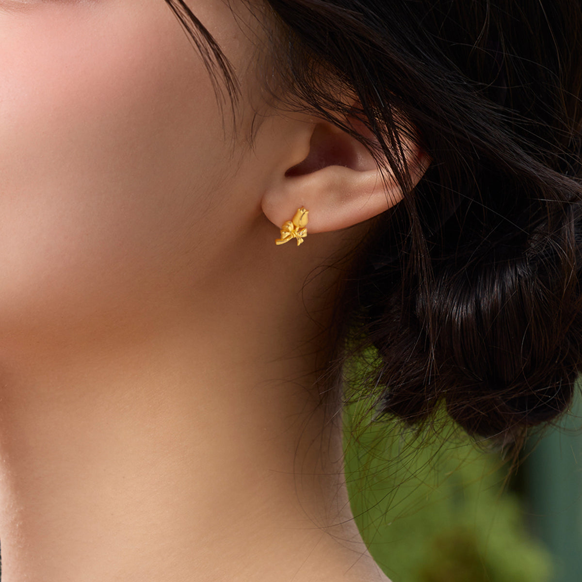 “Dream in the Garden” 24K Gold Earrings Flower 1.9-2.1g A0915129