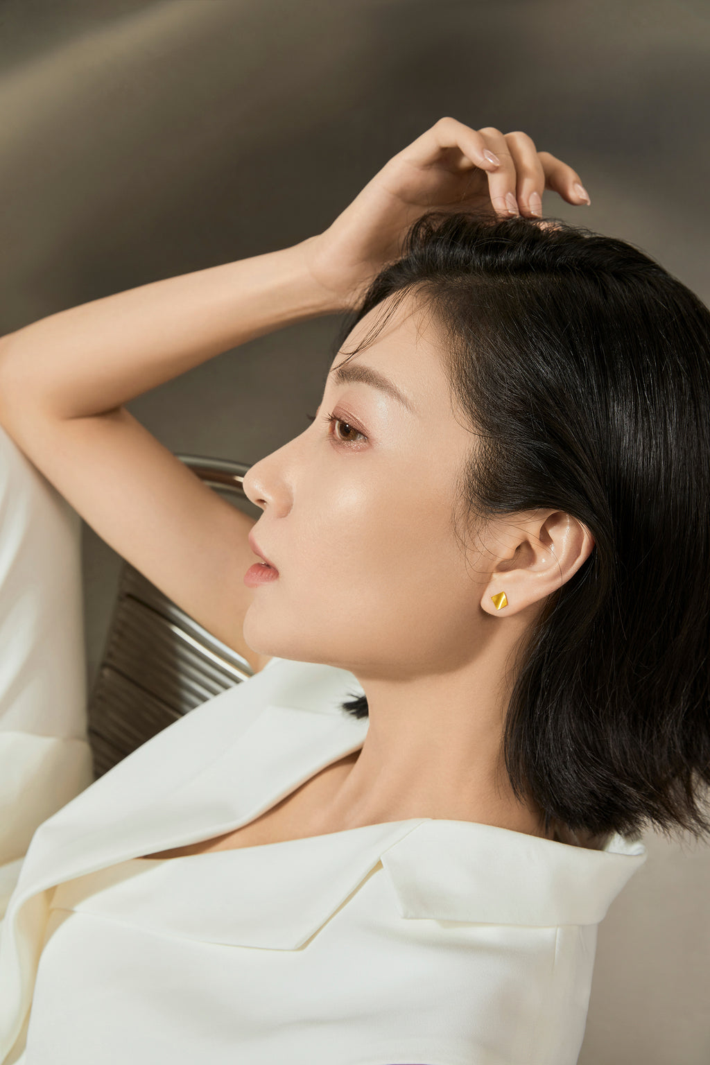 "Infinite" 24K Gold Earrings 1.1-1.4g A0910828