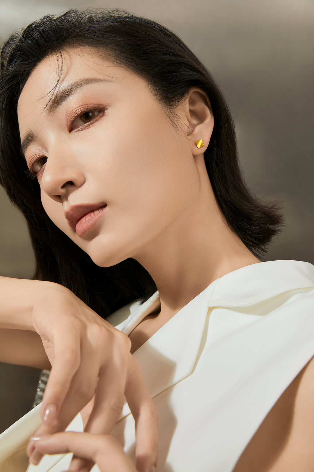 "Infinite" 24K Gold Earrings 1.1-1.4g A0910828