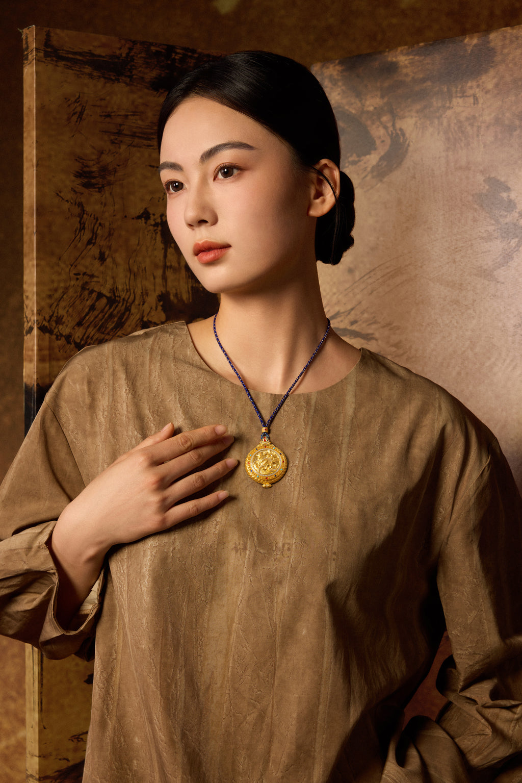 "Chinese Culture Collection - Dan Qing" 999 24K Gold String Pendant Necklace Diamond 0.0041ct 100-120g W0450070