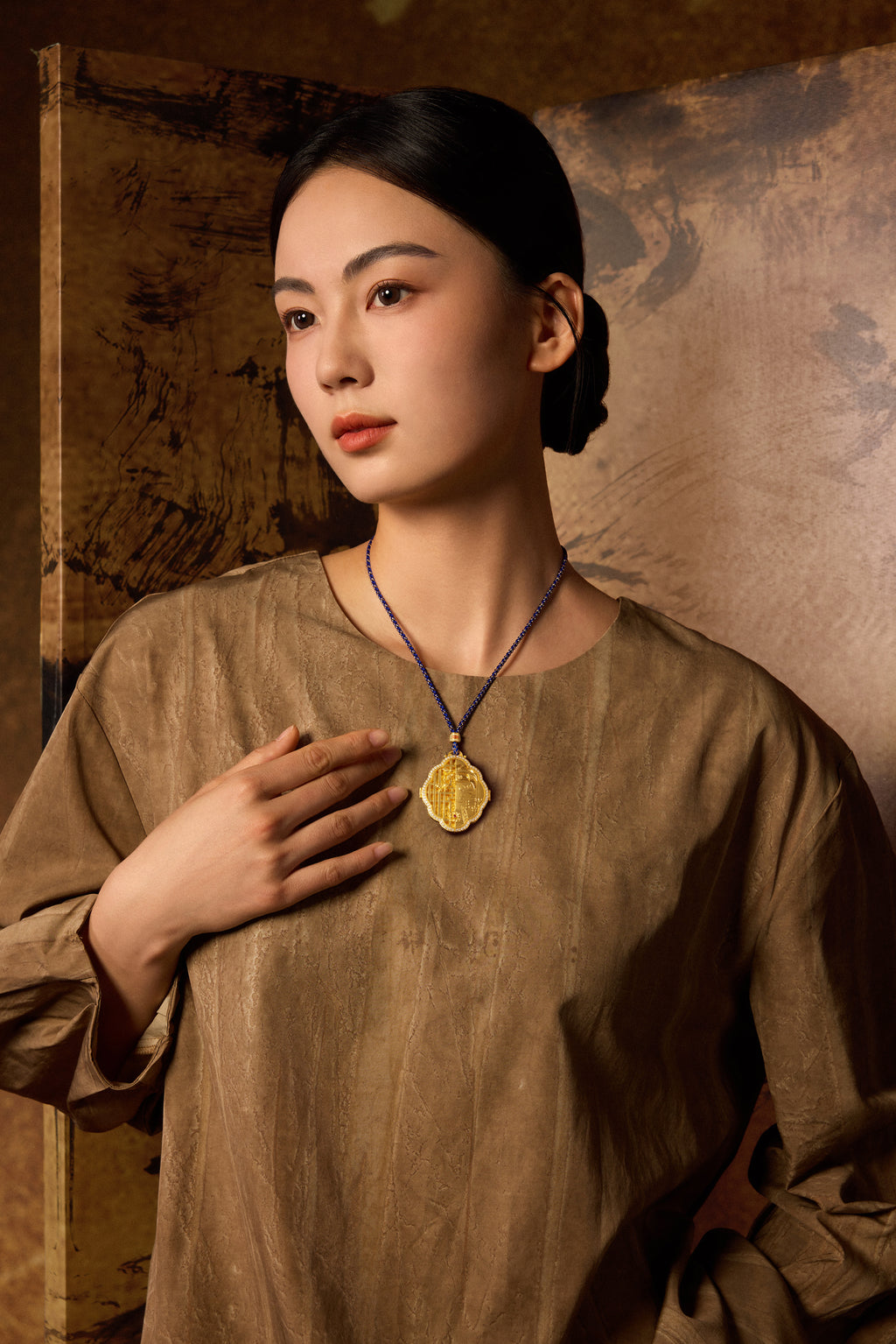 "Chinese Culture Collection - Dan Qing" 999 24K Gold  String Pendant Diamond 0.0075ct Ruby 0.015ct 52-58g W0450080