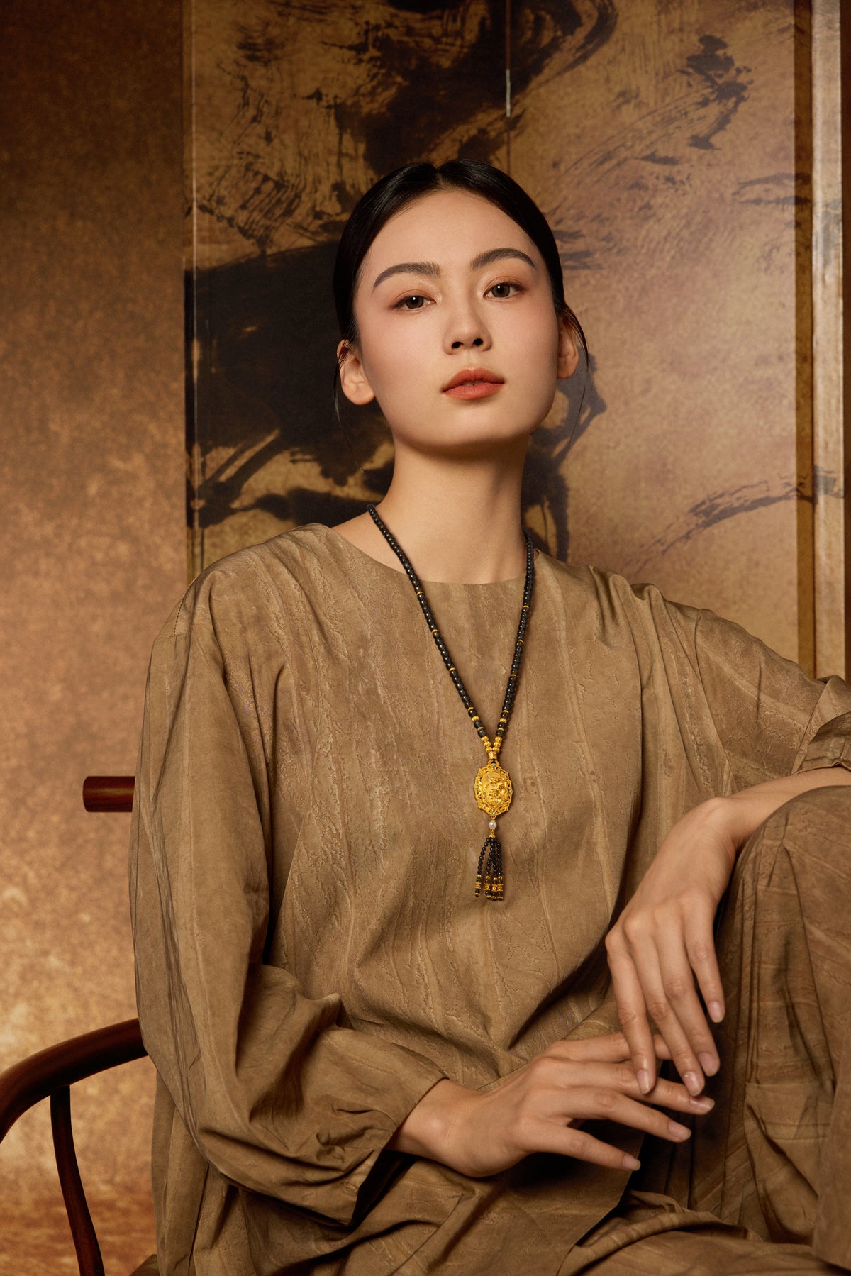 "Chinese Culture Collection - Dan Qing" 999 24K Gold Pendant Necklace Crystal 6-6.5*4.8-5.3mm Crystal 3-3.5mm Diamond 5.5-6mm 44-49g J0649942
