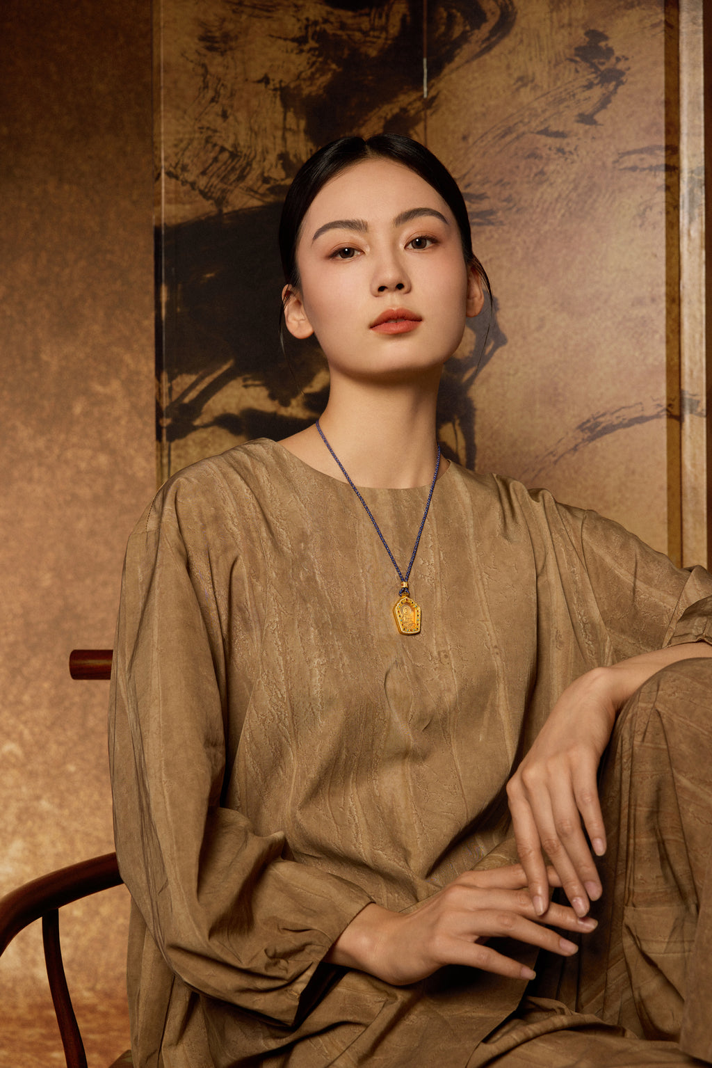 "Chinese Culture Collection - Dan Qing" 999 24K Gold String Pendant Necklace Diamond 0.0022ct Crystal 13.85*21.31*0.65mm 19.5-23.5g W0450077