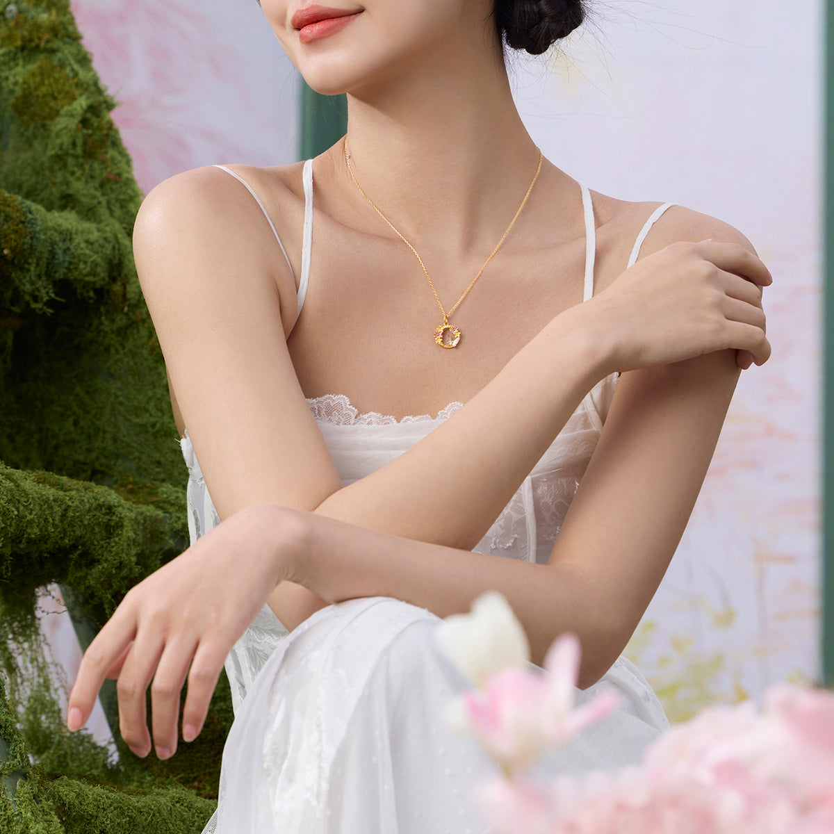 “Dream in the Garden” 999 24K Gold Pendant 2.3-2.6g A0414970