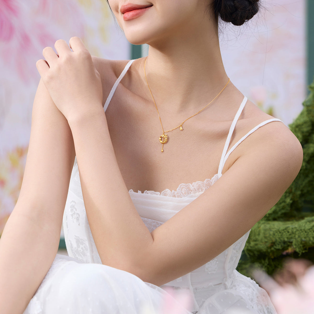 “Dream in the Garden” 24K Gold Pendant Necklace Flower 4-4.3g A0614956