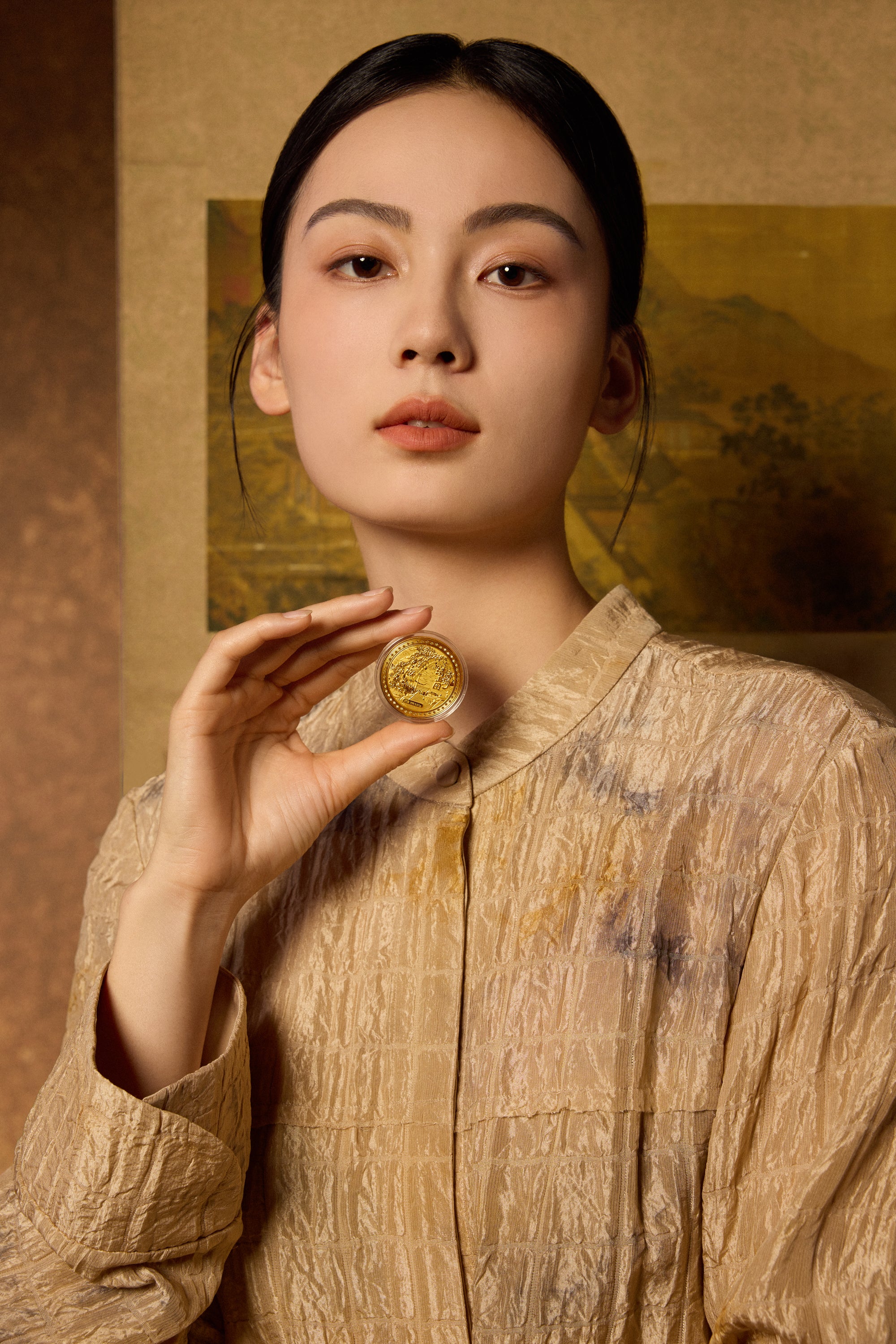 "Chinese Culture Collection - Dan Qing" 999 24K Gold Coin Along the River During the Qingming Festival 0.01g A2536225