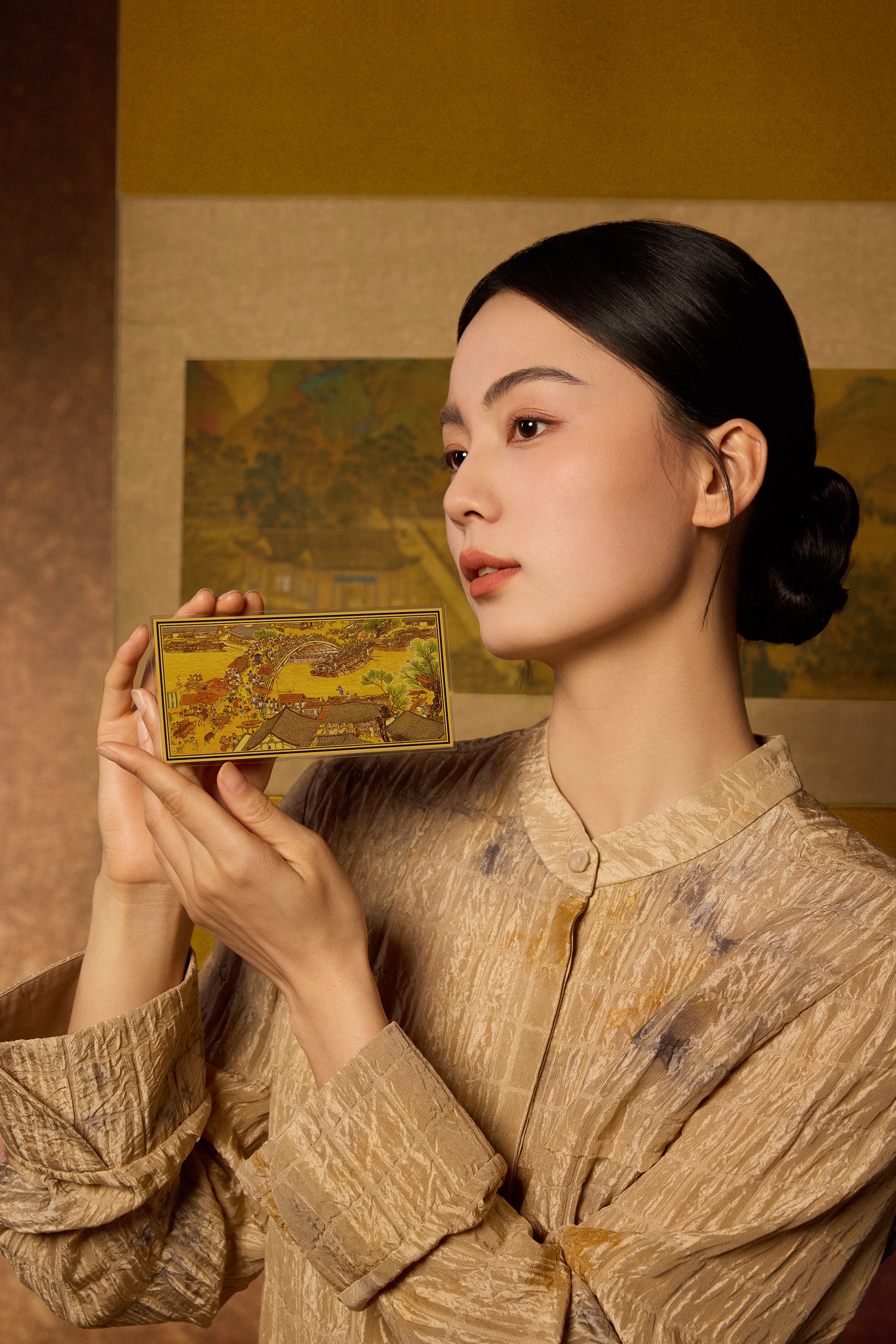 "Chinese Culture Collection - Dan Qing" 999 24K Gold Ingot Along the River During the Qingming Festival 0.01g A1836232