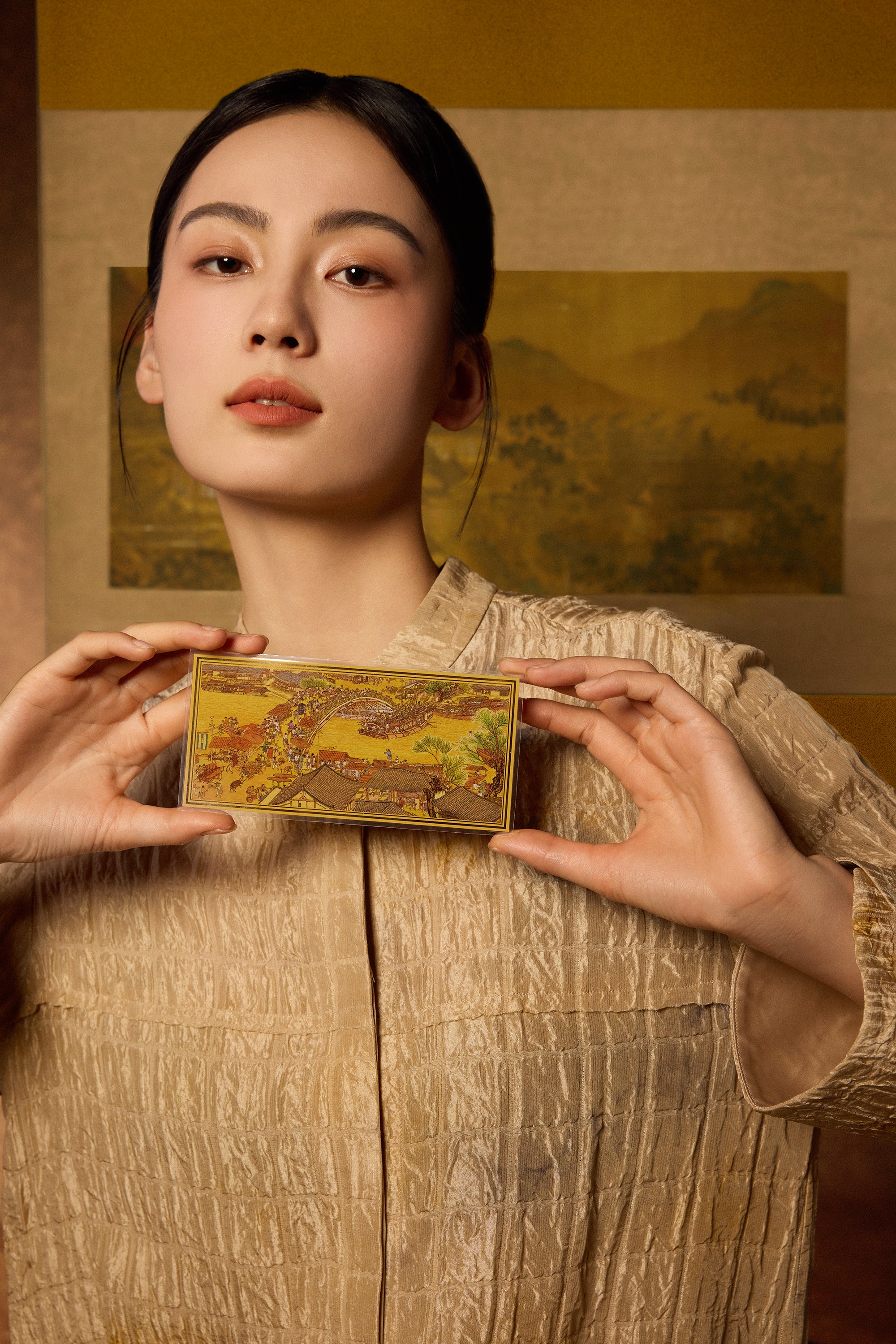 "Chinese Culture Collection - Dan Qing" 999 24K Gold Ingot Along the River During the Qingming Festival 0.01g A1836232