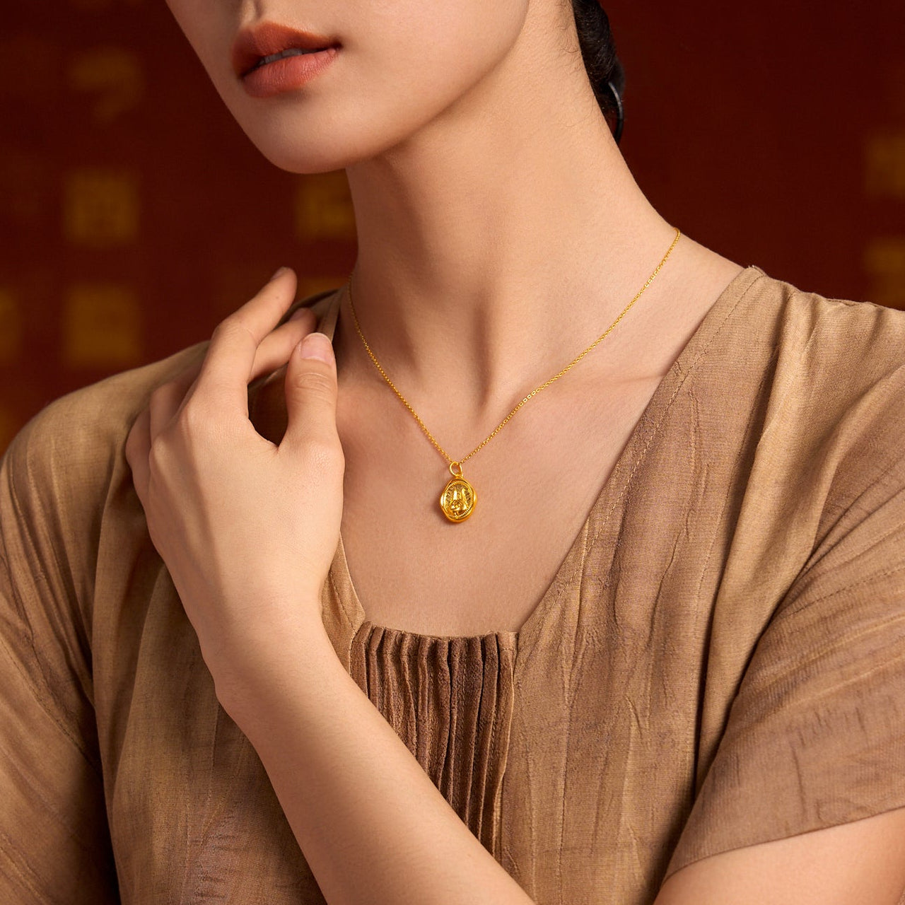 'Jiuhua Mountain' 24K Gold Pendant Mudras A0415252