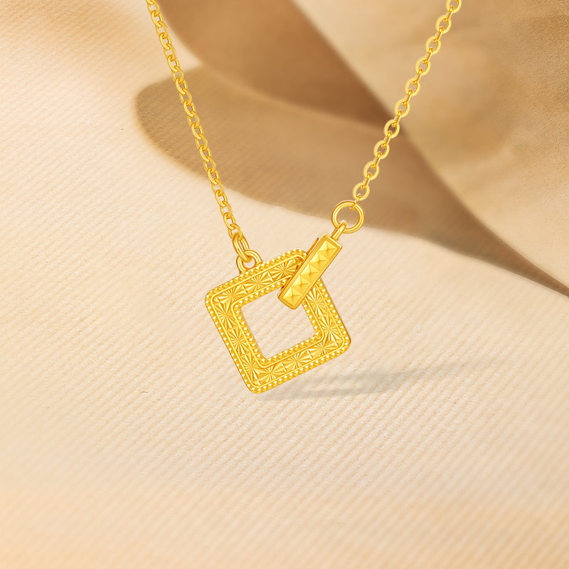 24K Gold Pendant Necklace 2.7-3.1g A0661198