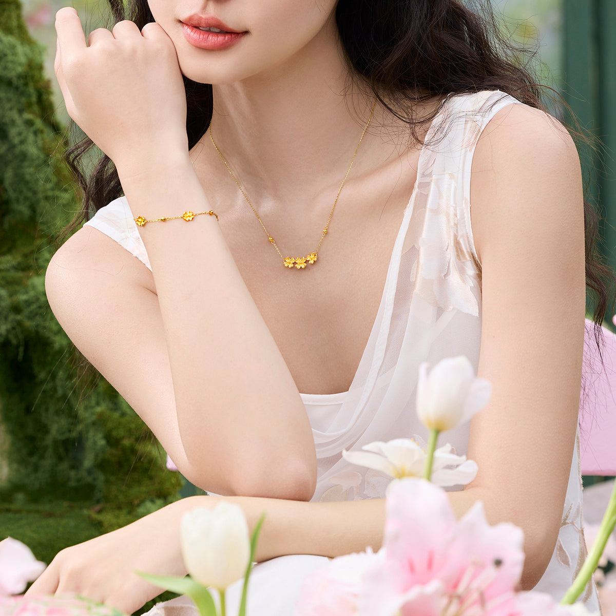 “Dream in the Garden” 24K Gold Pendant Necklace Flower 3.7-4g A0614963