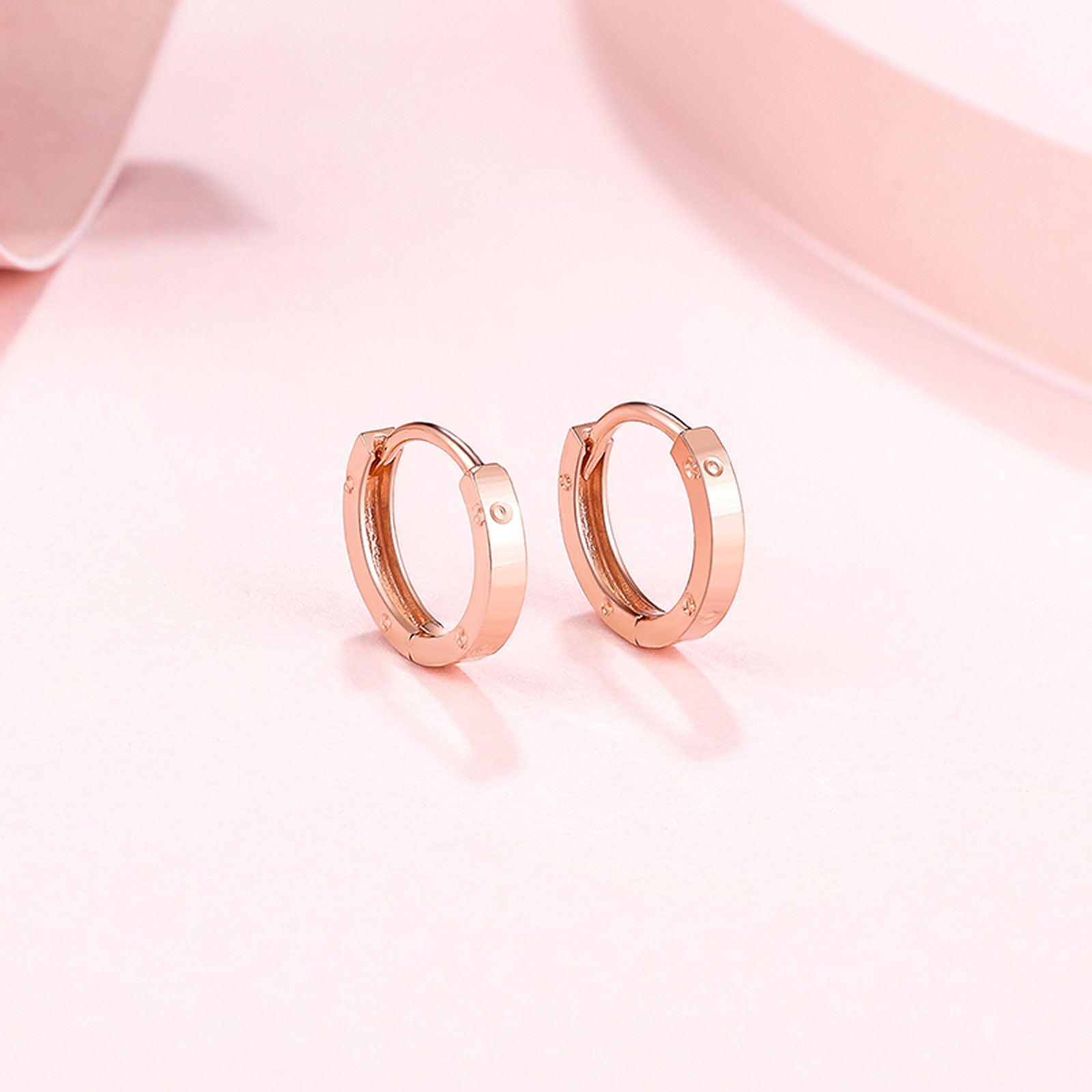 18K Rose Gold Earrings 0.7-1g KI094623