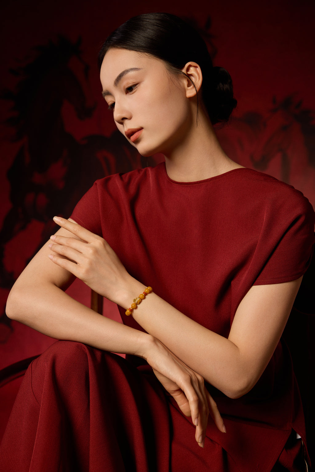 "Chinese Culture Collection - Dan Qing" 24K Gold Beaded Bracelet Amber 8-8.5mm Diamond 0.0025ct Agate 5.8-6.3*3.5-4mm Horse 1.1-1.6g J1937265