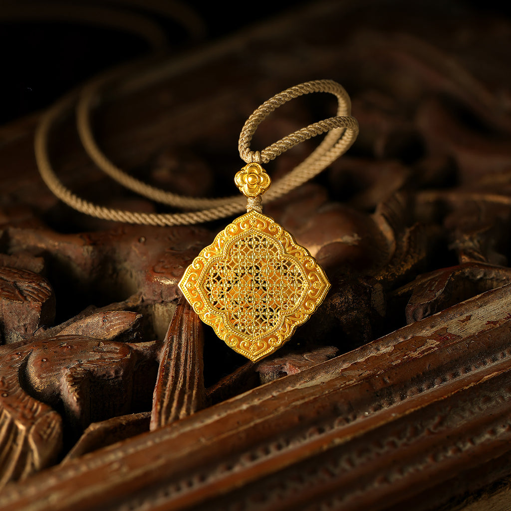 "Chinese Culture Collection - Wood Carving"  24K Gold Pendant  Diamond 0.01ct  0.006ct Flower 11.22-13.72g W0448118