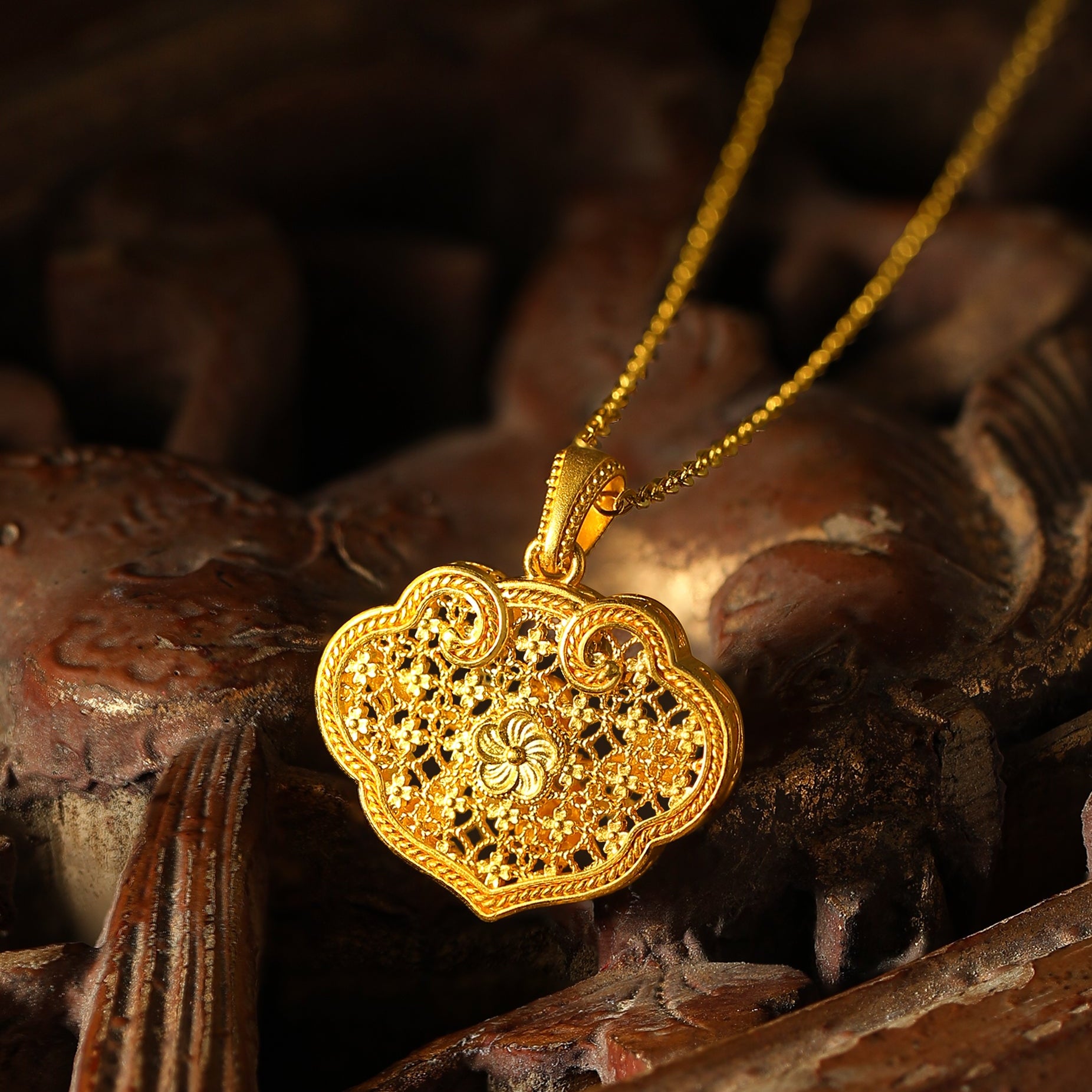 "Chinese Culture Collection - Wood Carving"  24K Gold Pendant   3.03-5.03g A0450086