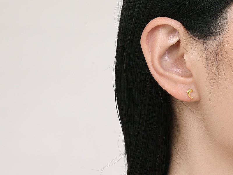999 24K Gold Earrings Dolphin 0.67-0.87g AA096007