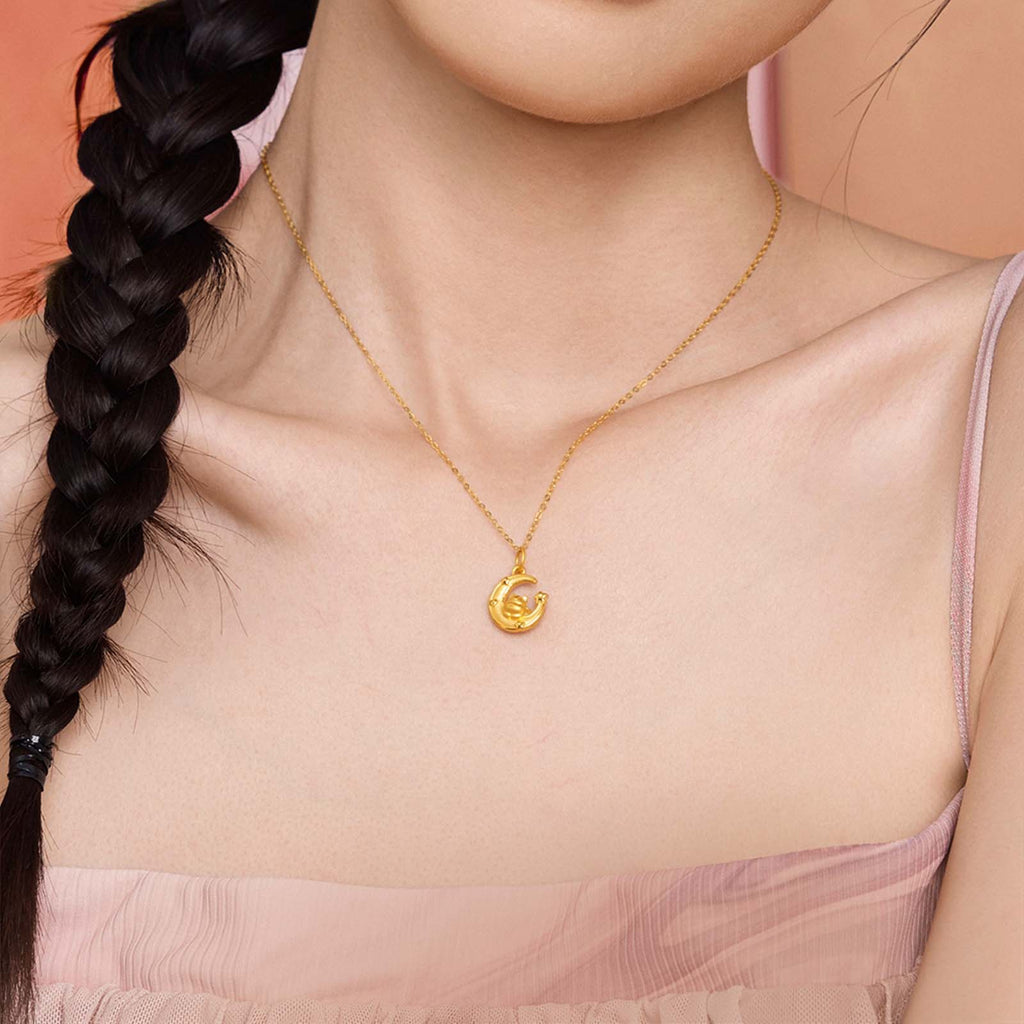 'Year of the Horse' 24K Gold Pendant Moon Horse 1-1.3g A0415518