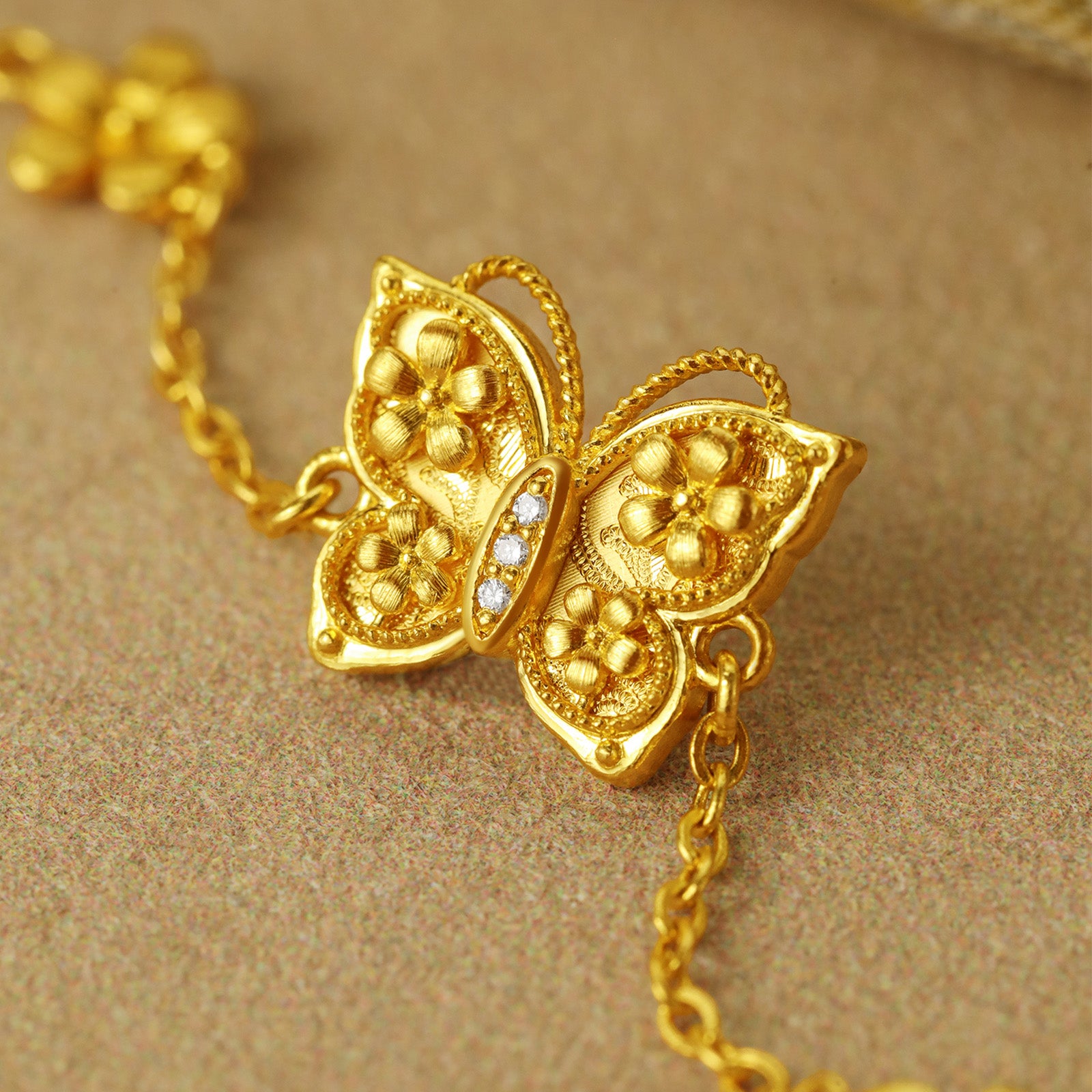 "Chinese Culture Collection - Song Brocade" 24K Gold Chain Bracelet Diamond Butterfly 4.1-6.1g W0723499