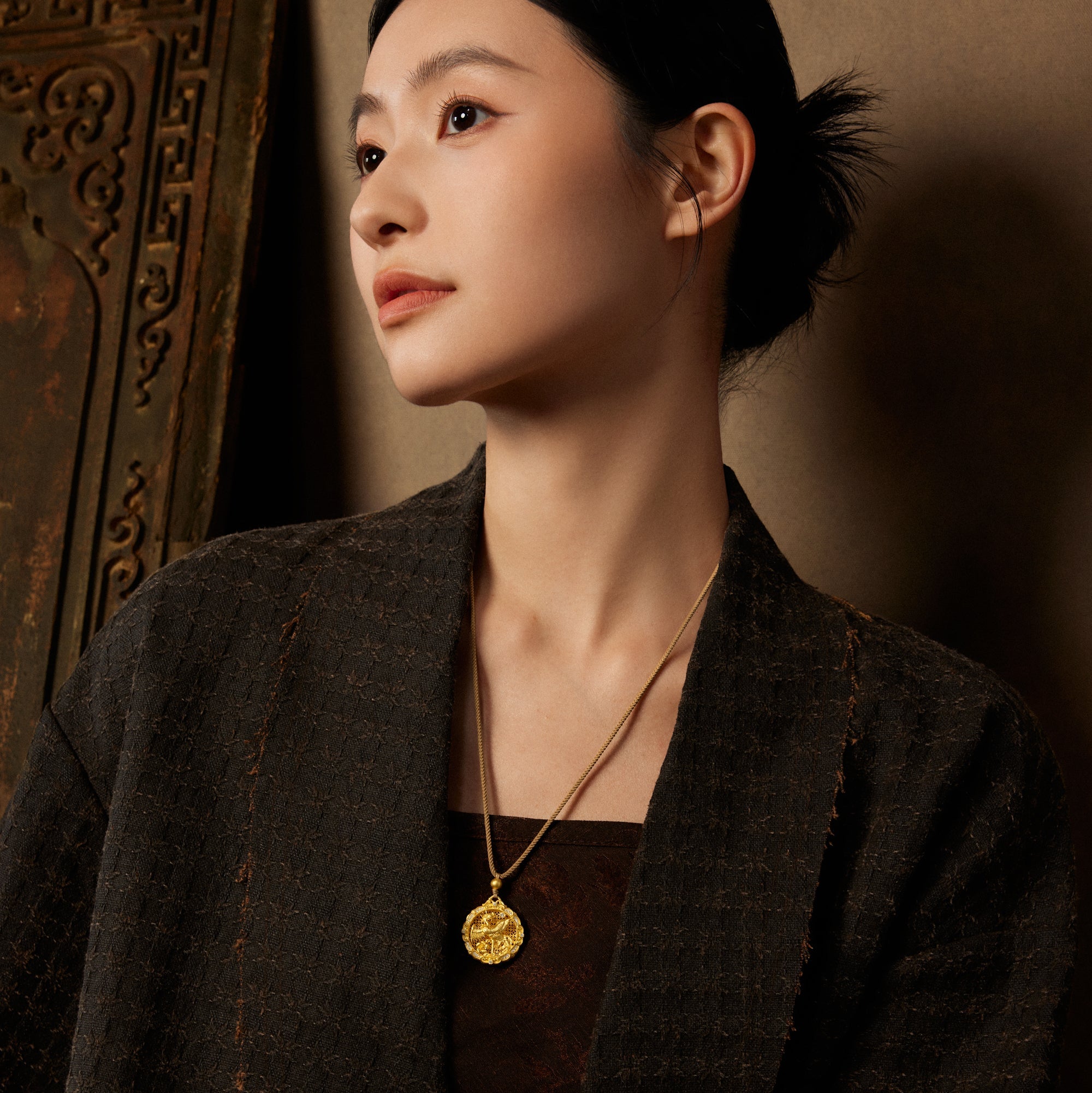 「中華文化典藏 - 木雕」24K 金吊墜 鑽石 0.017克拉 0.01克拉 0.005克拉 13-15克 W0450033