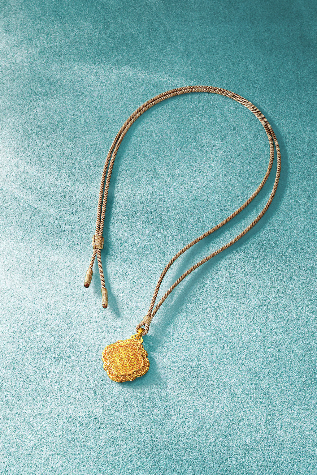 "Chinese Culture Collection - Ru Ware" 999 24K Gold Pendant0.0045ct Lotus 10-12g W0448093