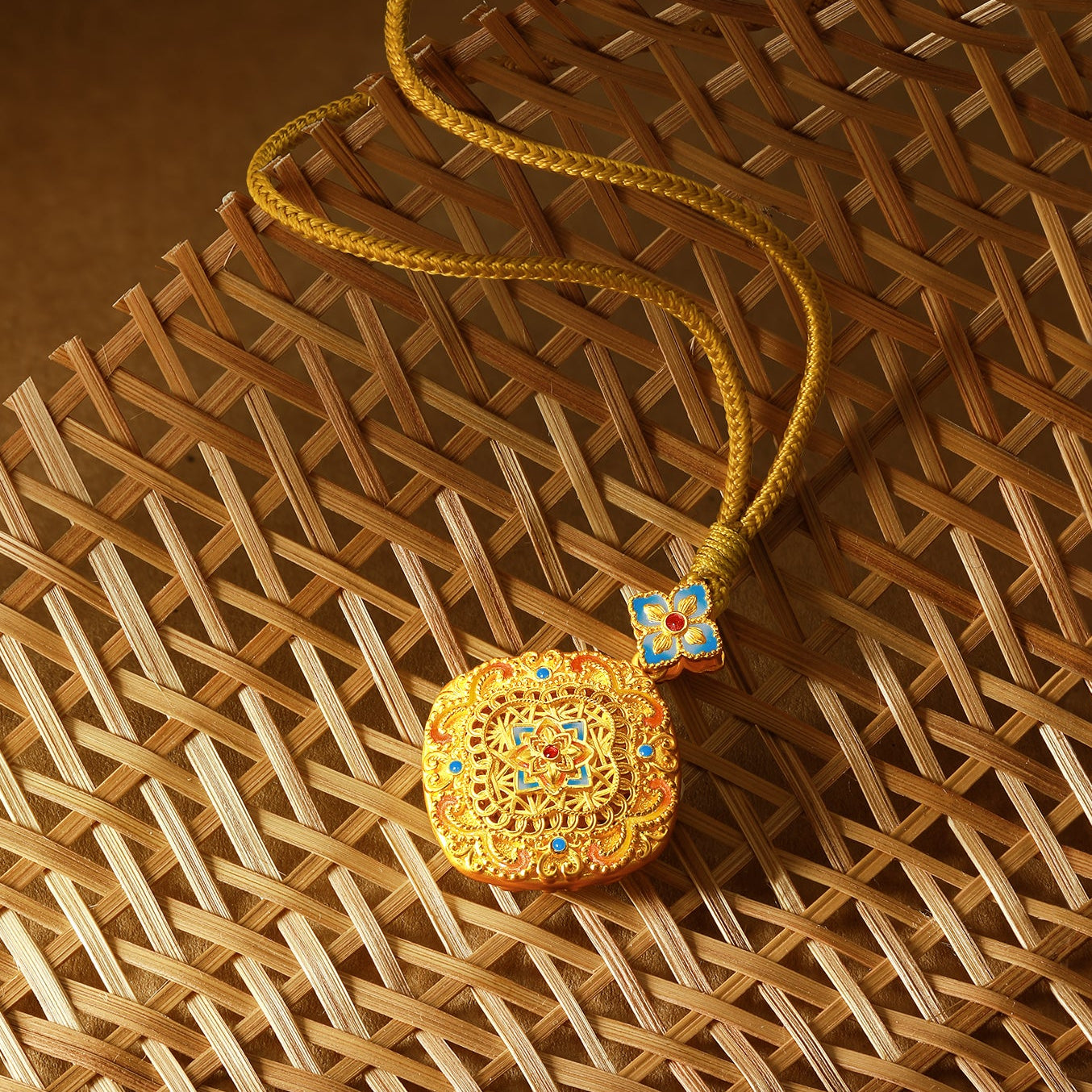 "Chinese Culture Collection - Woven Bamboo" 24K Gold Pendant Necklace Diamond 0.015ct 0.014ct Flora 16.58-18.58g W0423508