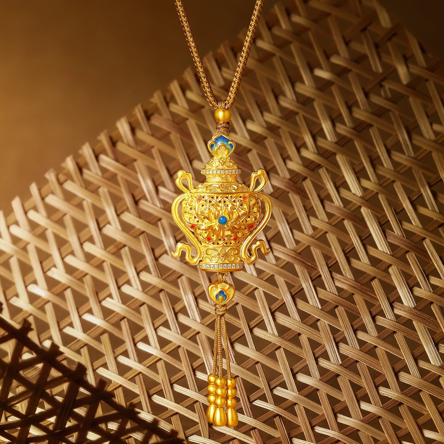 "Chinese Culture Collection - Woven Bamboo" 24K Gold Pendant Necklace Diamond 0.002ct Chinese Vase 20.1-22.1g W0423494