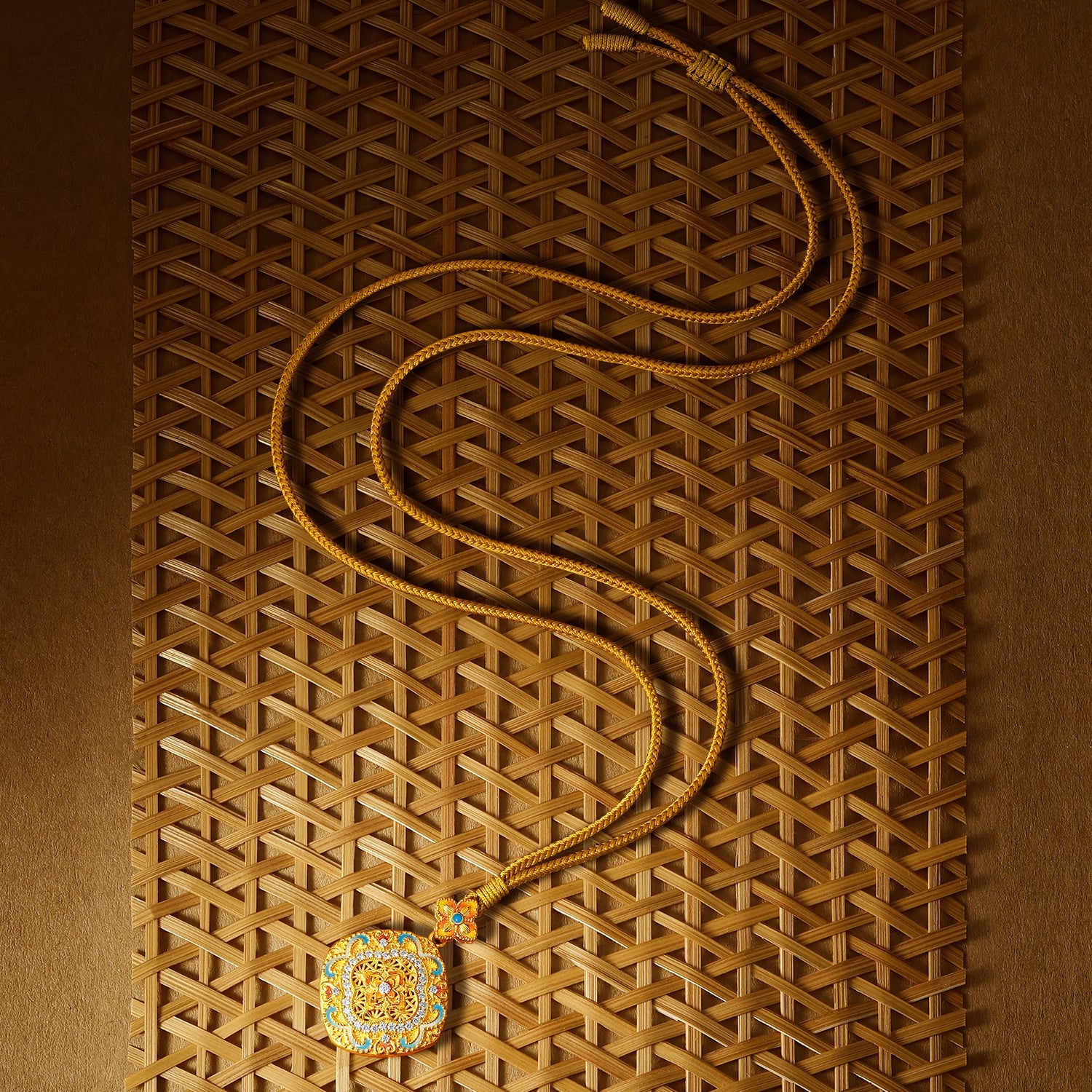 "Chinese Culture Collection - Woven Bamboo" 24K Gold Pendant Necklace Diamond 0.015ct 0.014ct Flora 16.58-18.58g W0423508