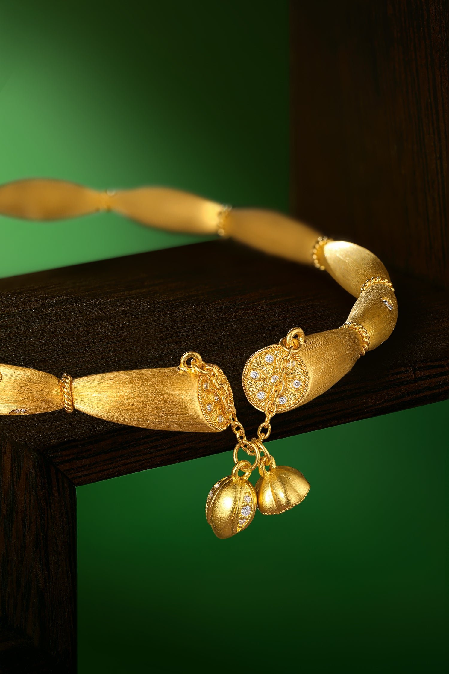 "Chinese Culture Collection - Dan Qing" 24K Gold Bangle Bracelet Diamond 0.0043ct Lotus Seedpod 24.5-29.5g W1036333