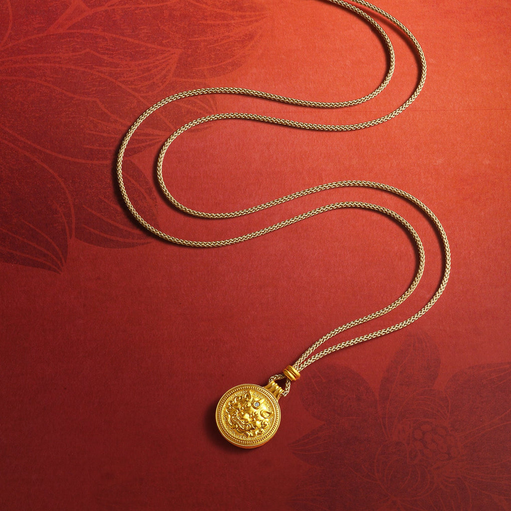 "Jiuhua Mountain" 24K Gold Diamond Mythical Beast Round Pendant 0.013ct W0430056