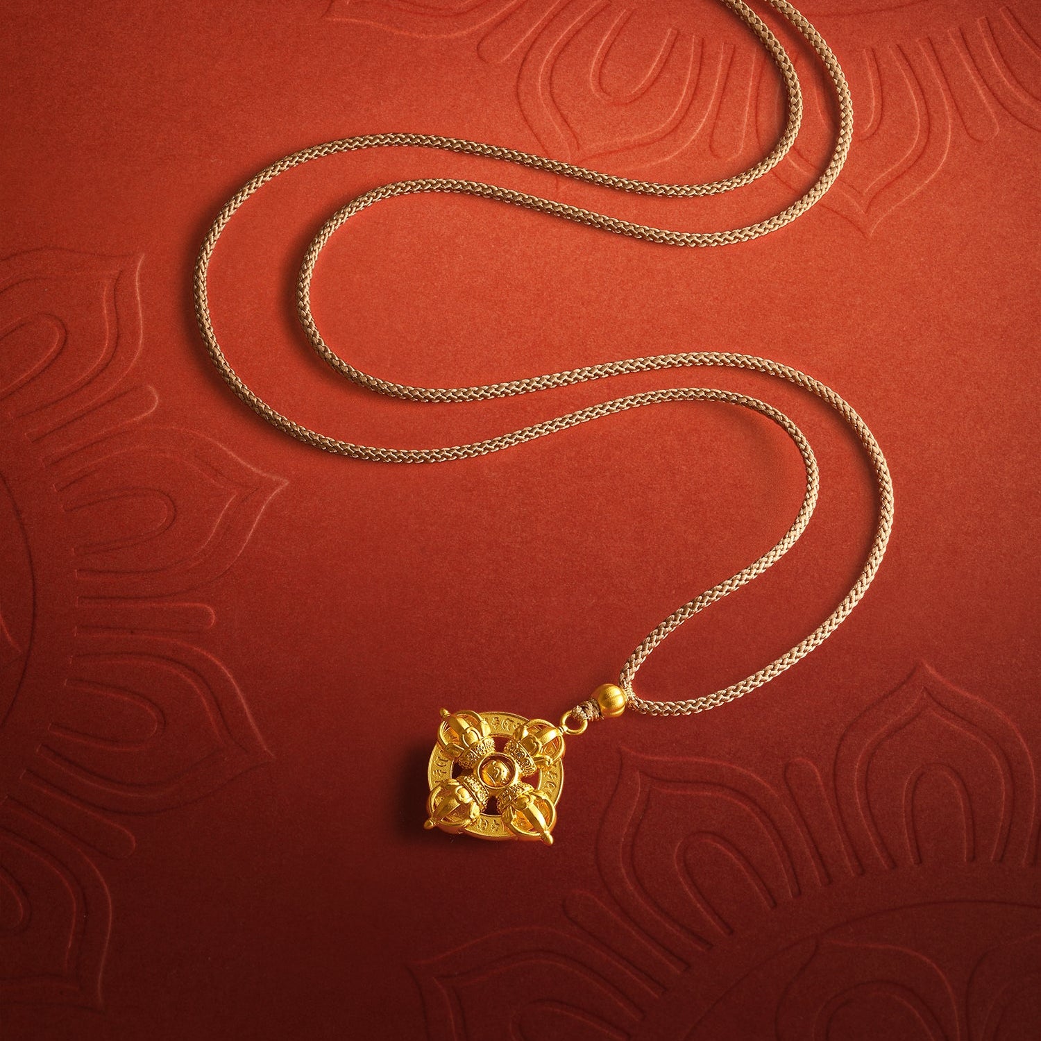 "Jiuhua Mountain" 24K Gold Diamond Rotatable Vajra Square Pendant 0.002ct W0434747