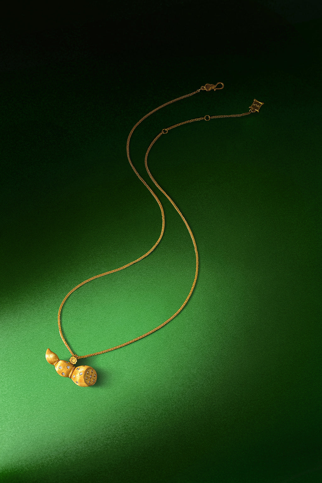 "Chinese Culture Collection - Dan Qing" 24K Gold Pendant Necklace Diamond 0.0073ct 0 0 Lotus Root 10.5-13.5g W0636432
