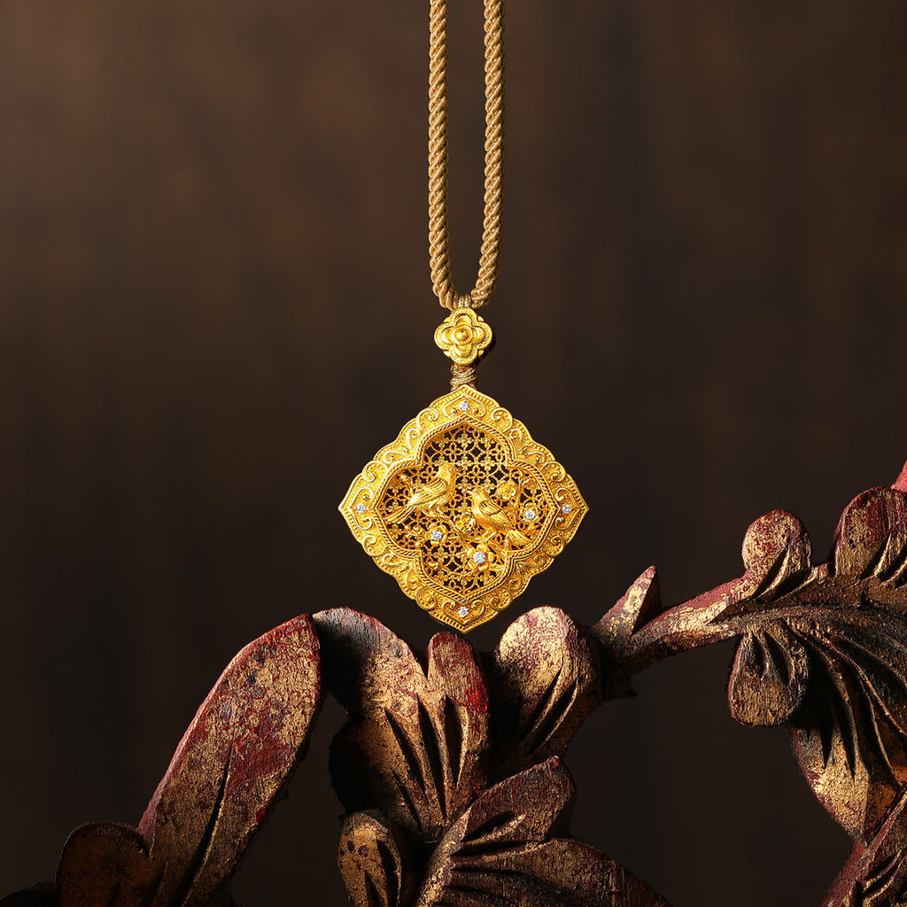 "Chinese Culture Collection - Wood Carving"  24K Gold Pendant  Diamond 0.01ct  0.006ct Flower 11.22-13.72g W0448118