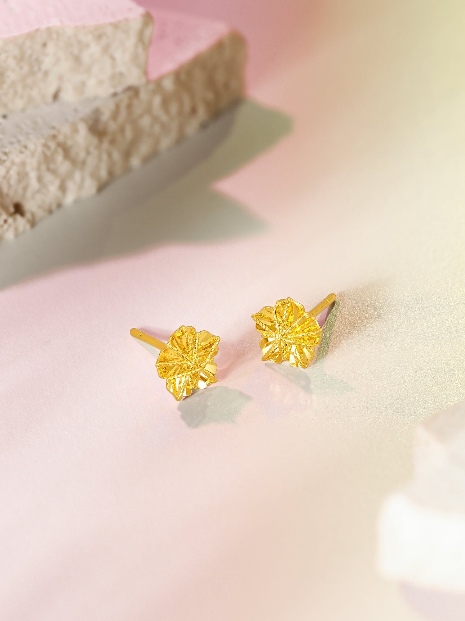 "Infinite" 24K Gold Earrings Star 1.15-1.45g A0910860