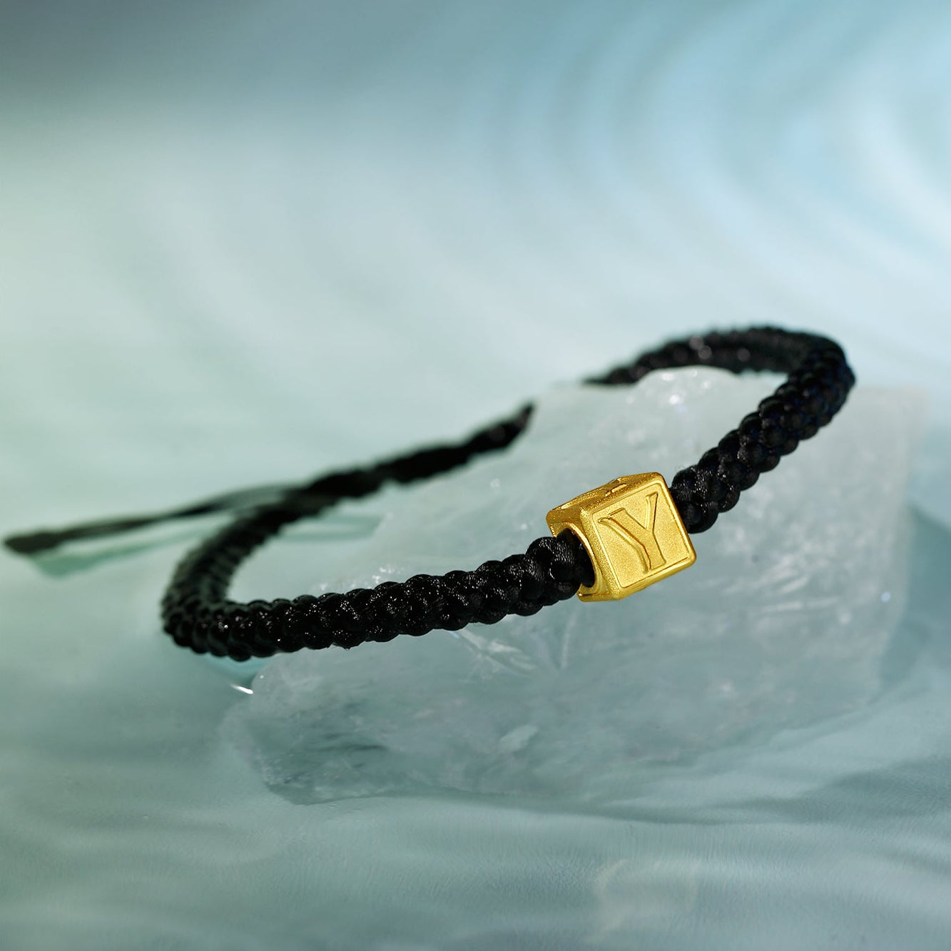 "ZHOU LIU FU X Johnny Huang"  24K Gold Bracelet Letter Y 1-1.2g A1711533